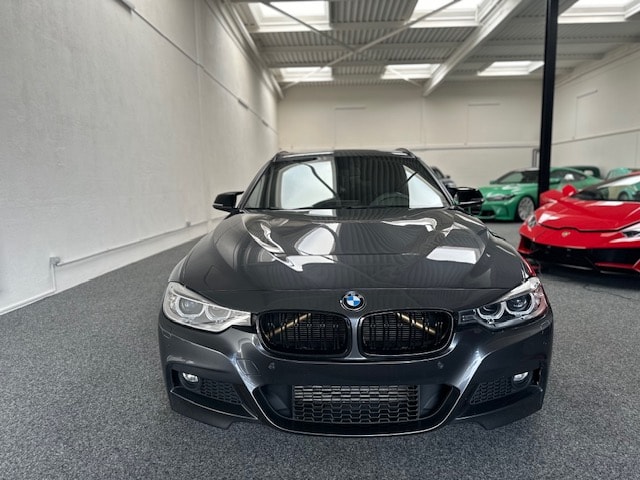 BMW 320d xDrive Touring Steptronic