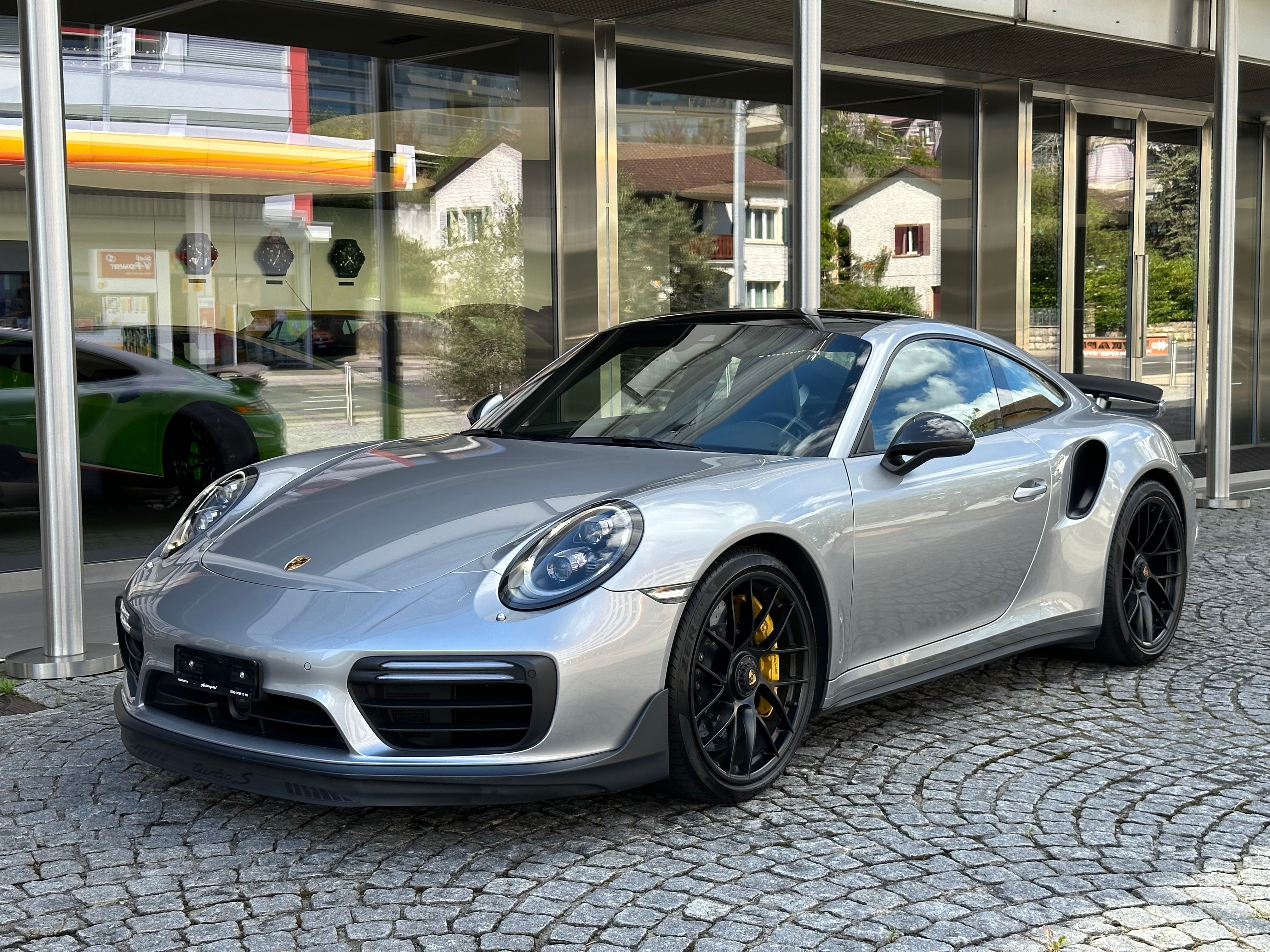 PORSCHE 911 Turbo S