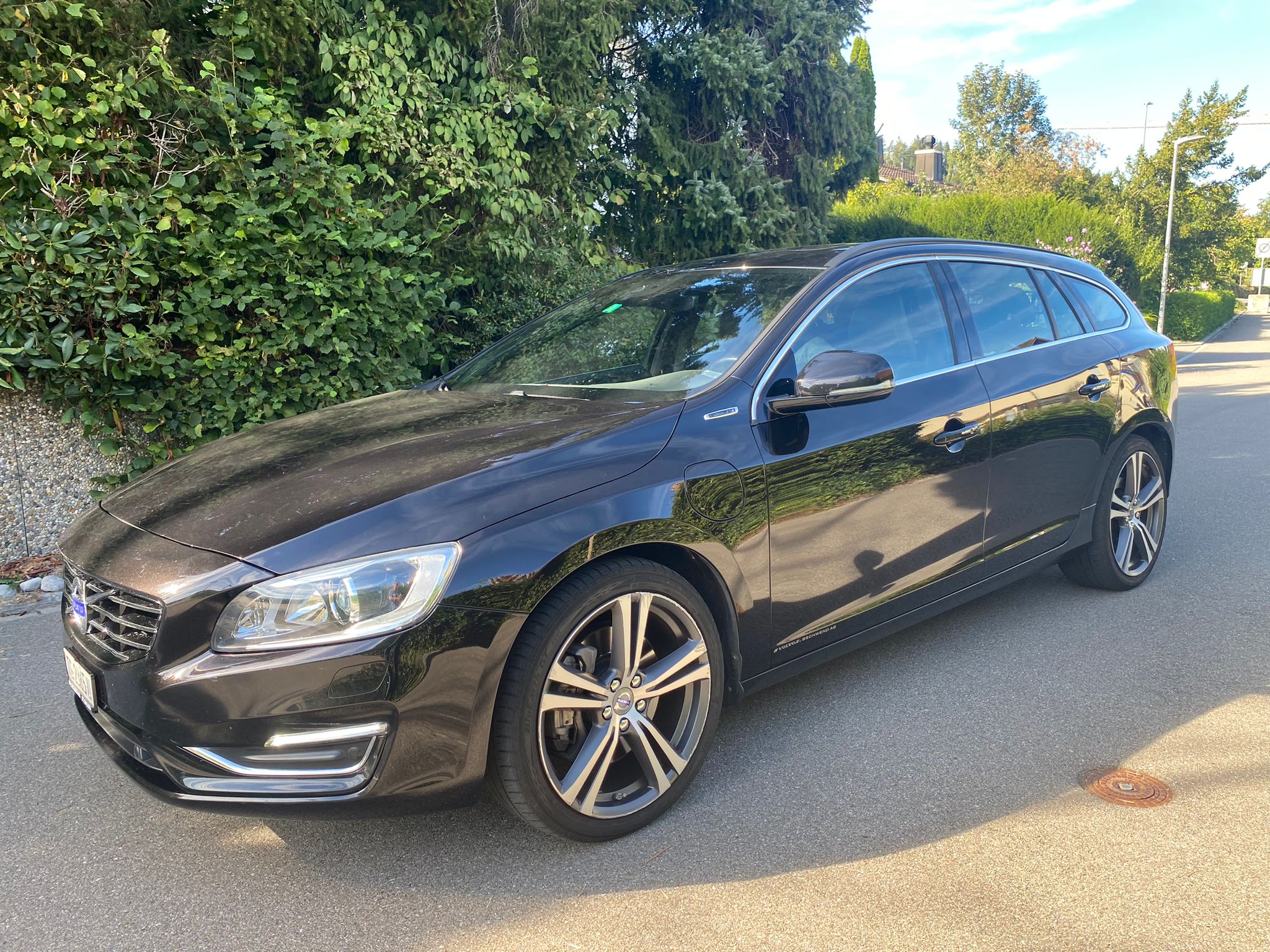 VOLVO V60 D6 AWD Plug-in Hybrid Summum Geartronic