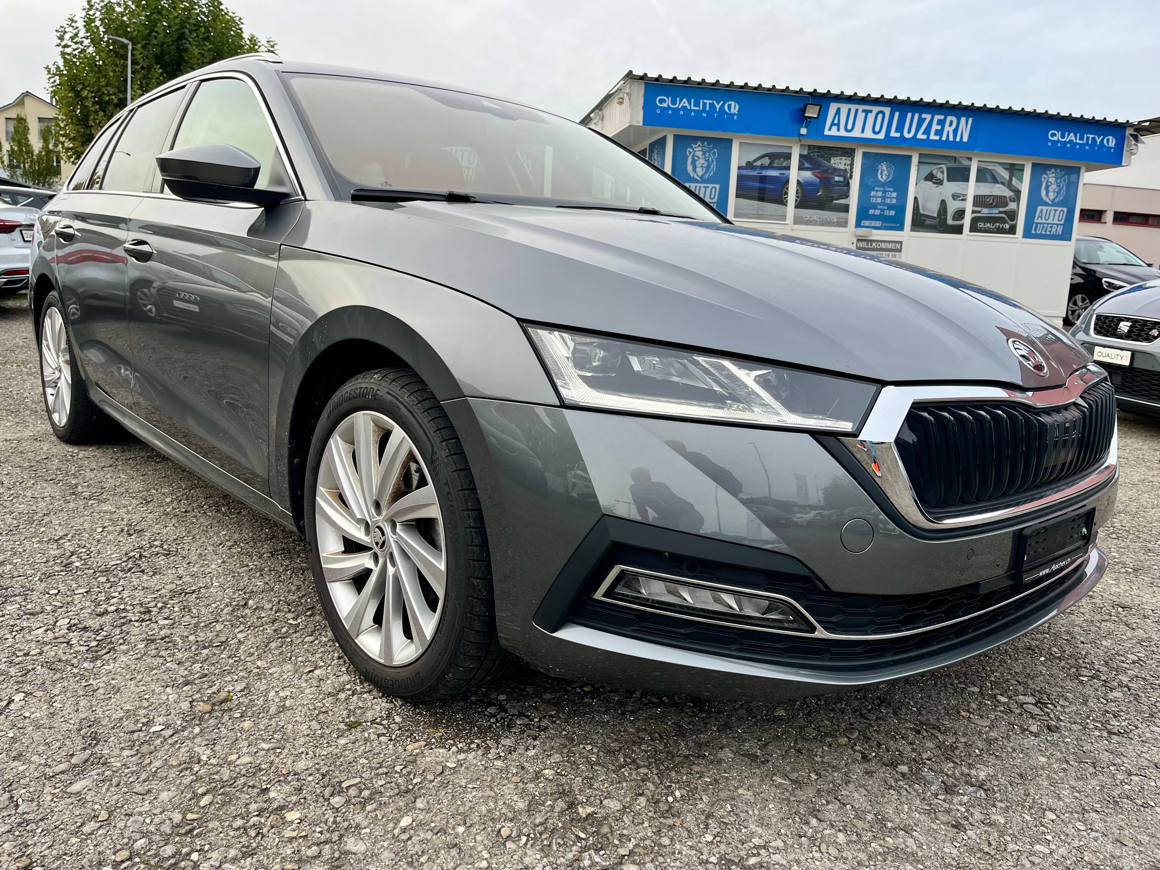 SKODA Octavia Combi 2.0 TDI DSG Style