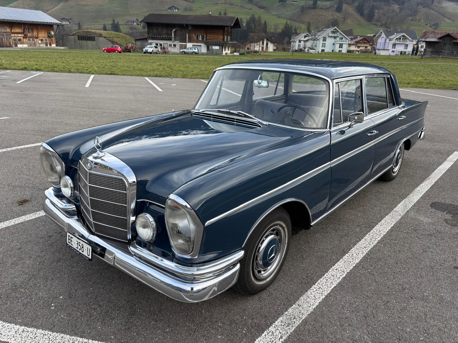 MERCEDES-BENZ 300 SE