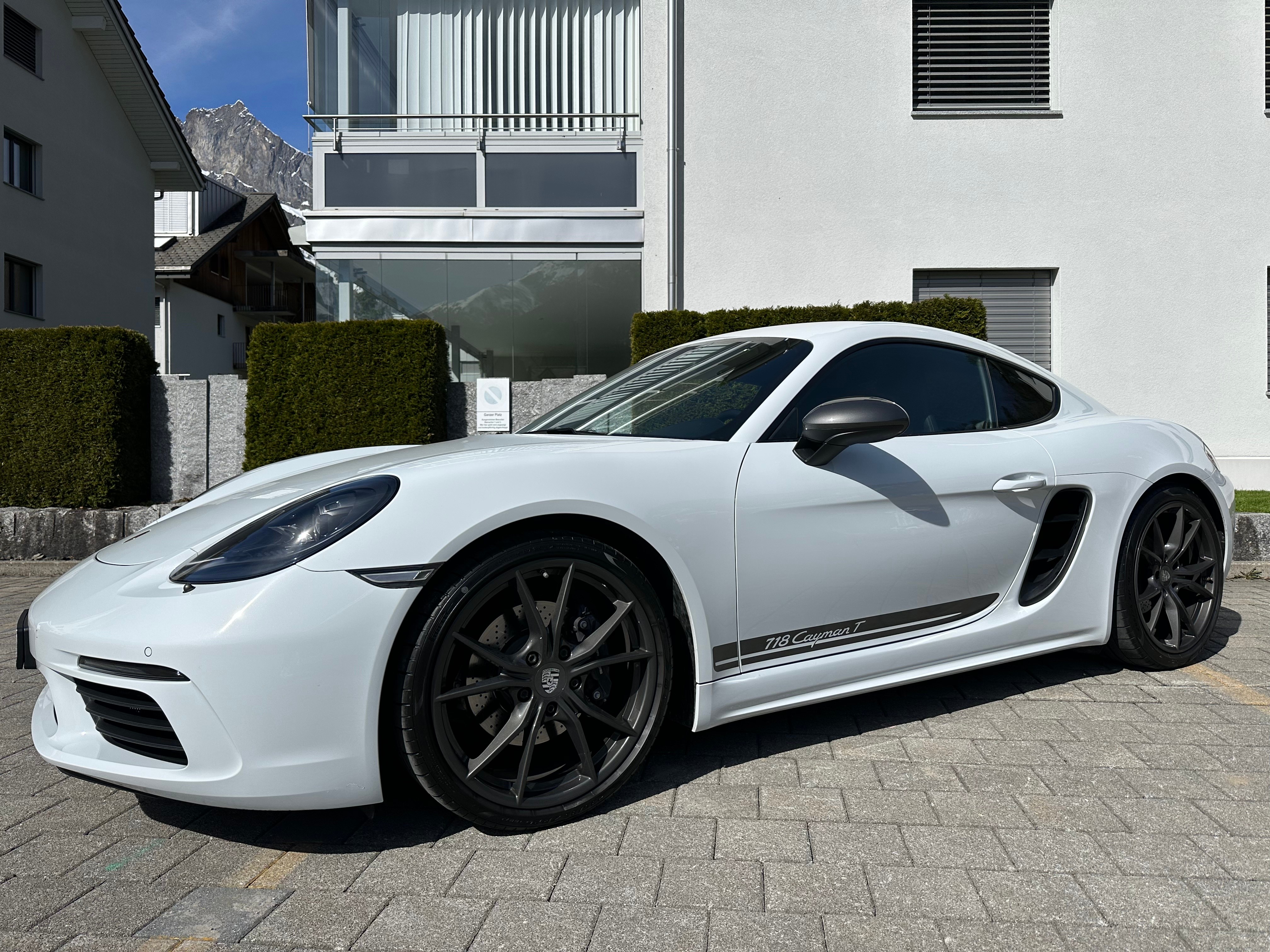 PORSCHE ** 718 CAYMAN TURBO **