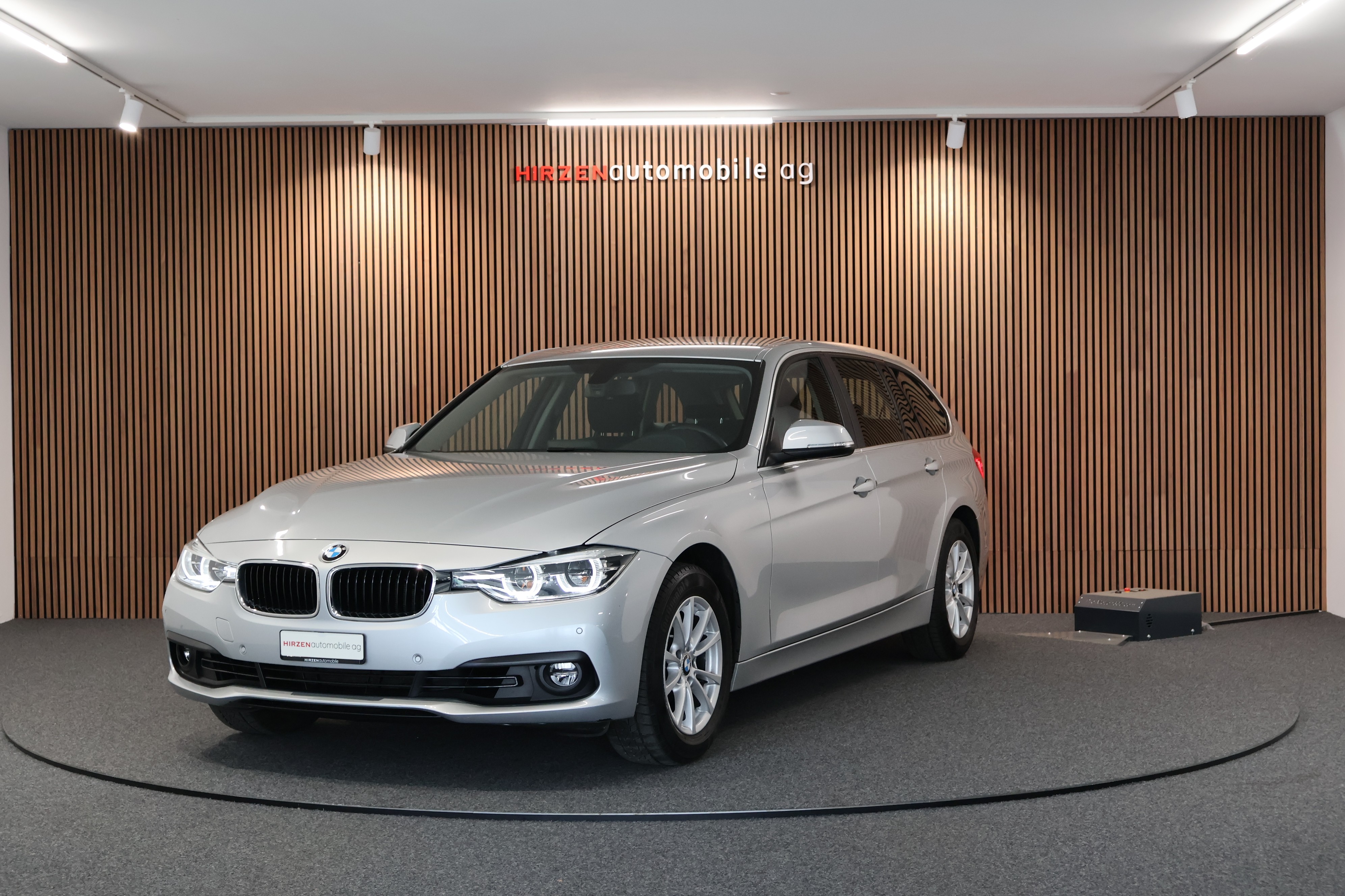 BMW 320i xDrive Touring Steptronic