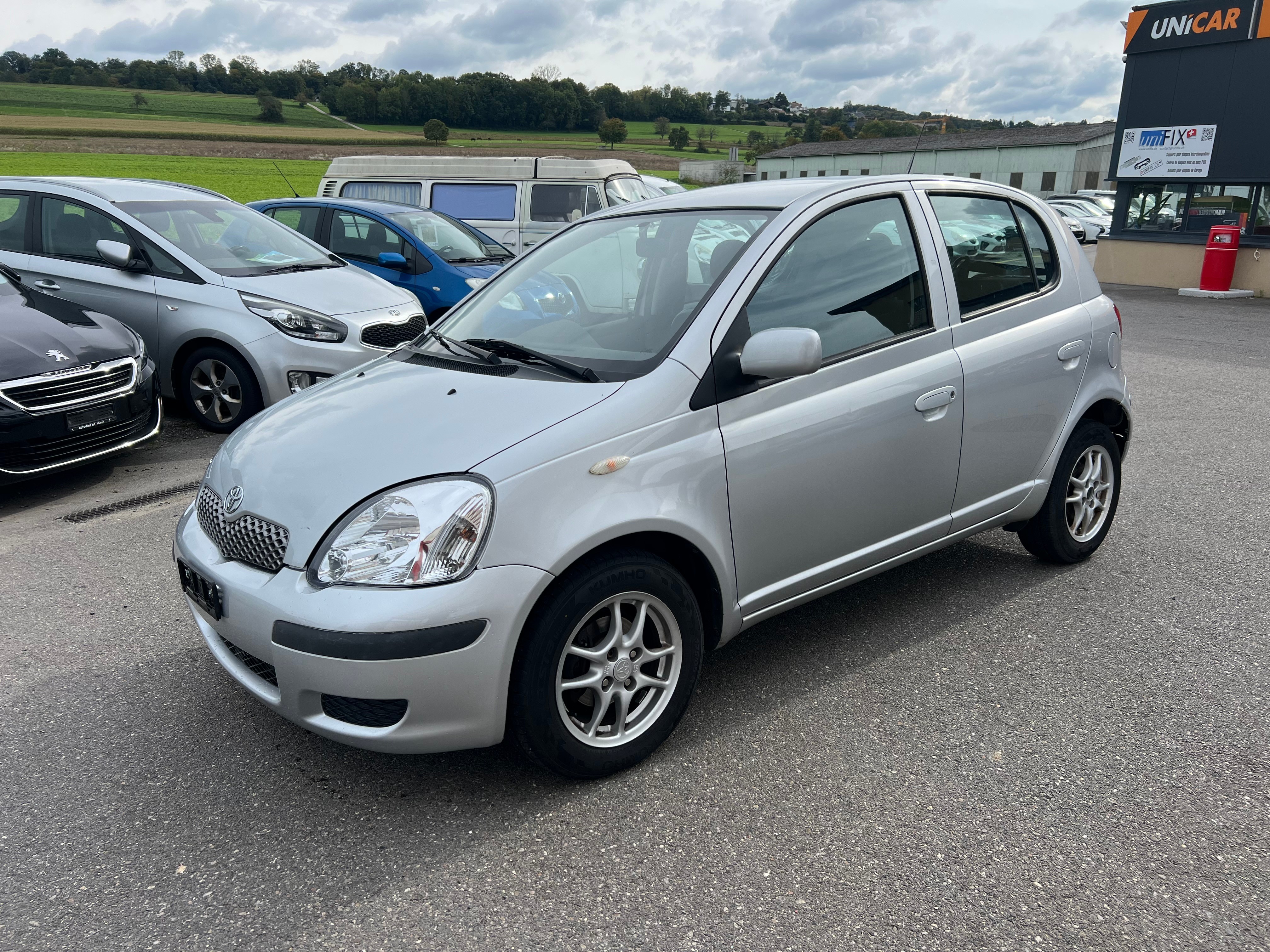 TOYOTA Yaris 1.3 Automatic