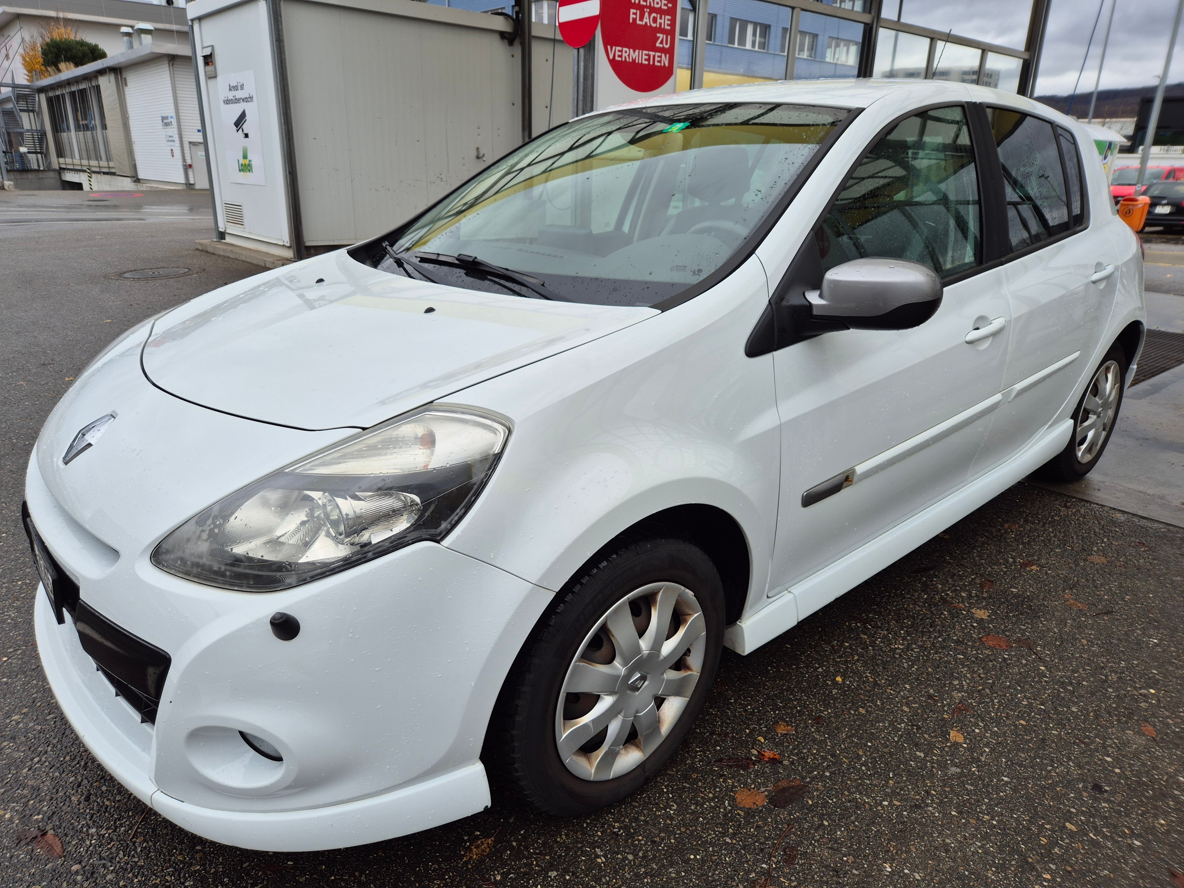 RENAULT Clio 1.6 16V GT