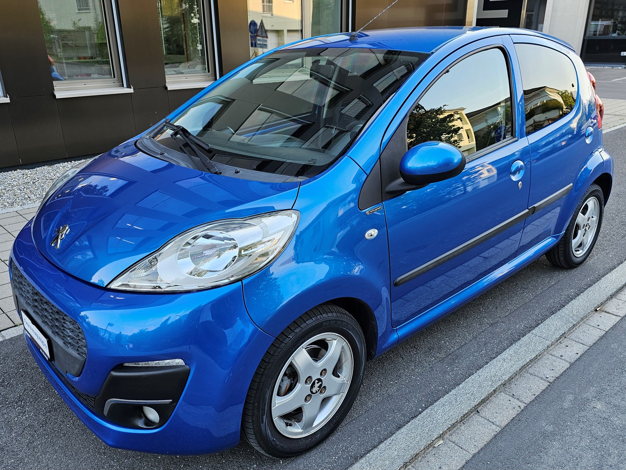 PEUGEOT 107 1.0 Swiss Edition