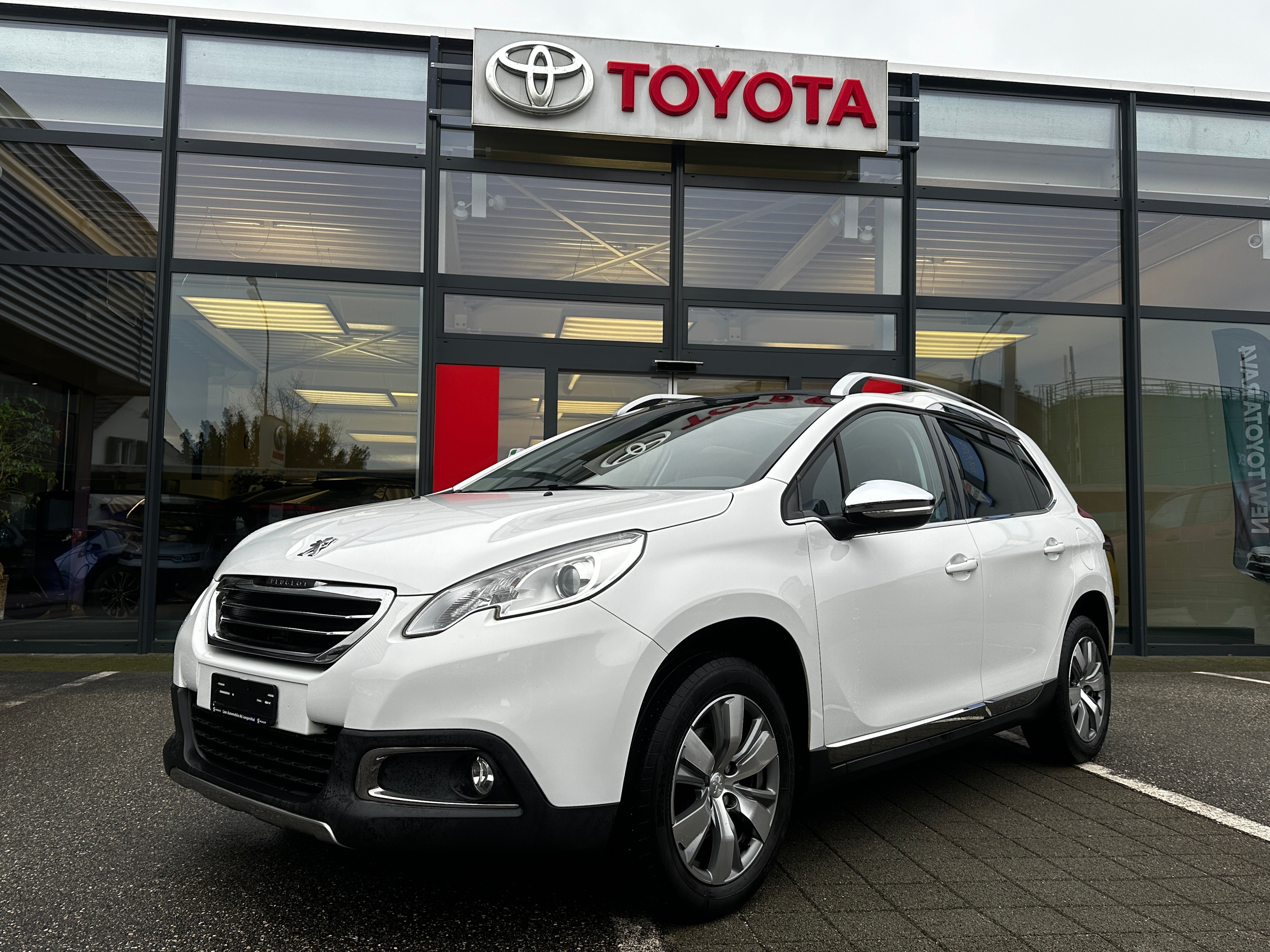 PEUGEOT 2008 1.6 e-HDi Allure