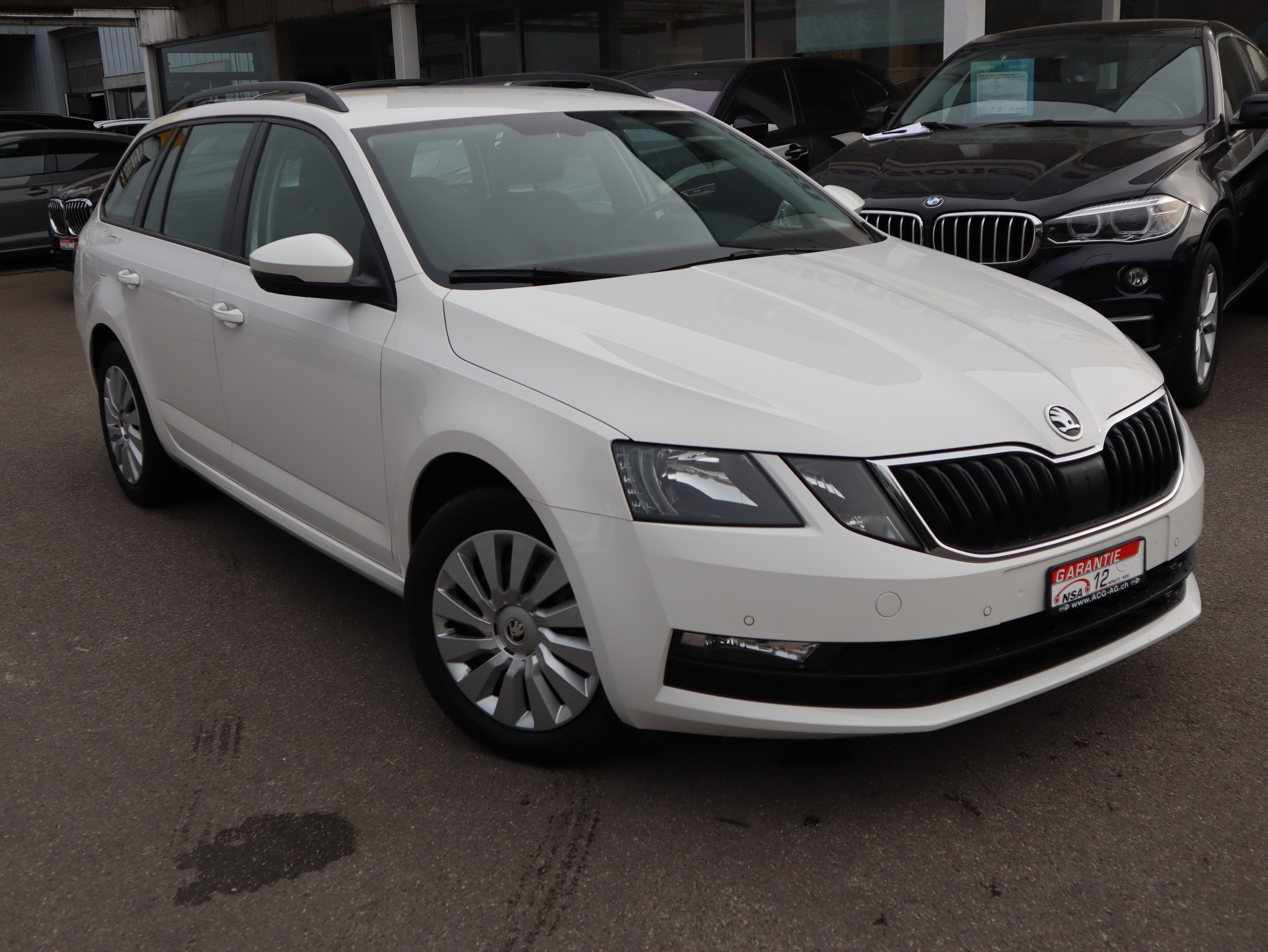 SKODA Octavia Combi 1.6 TDI Ambition DSG ** Gr-Navigation ** PDC ** Frisch ab MFK & Service **