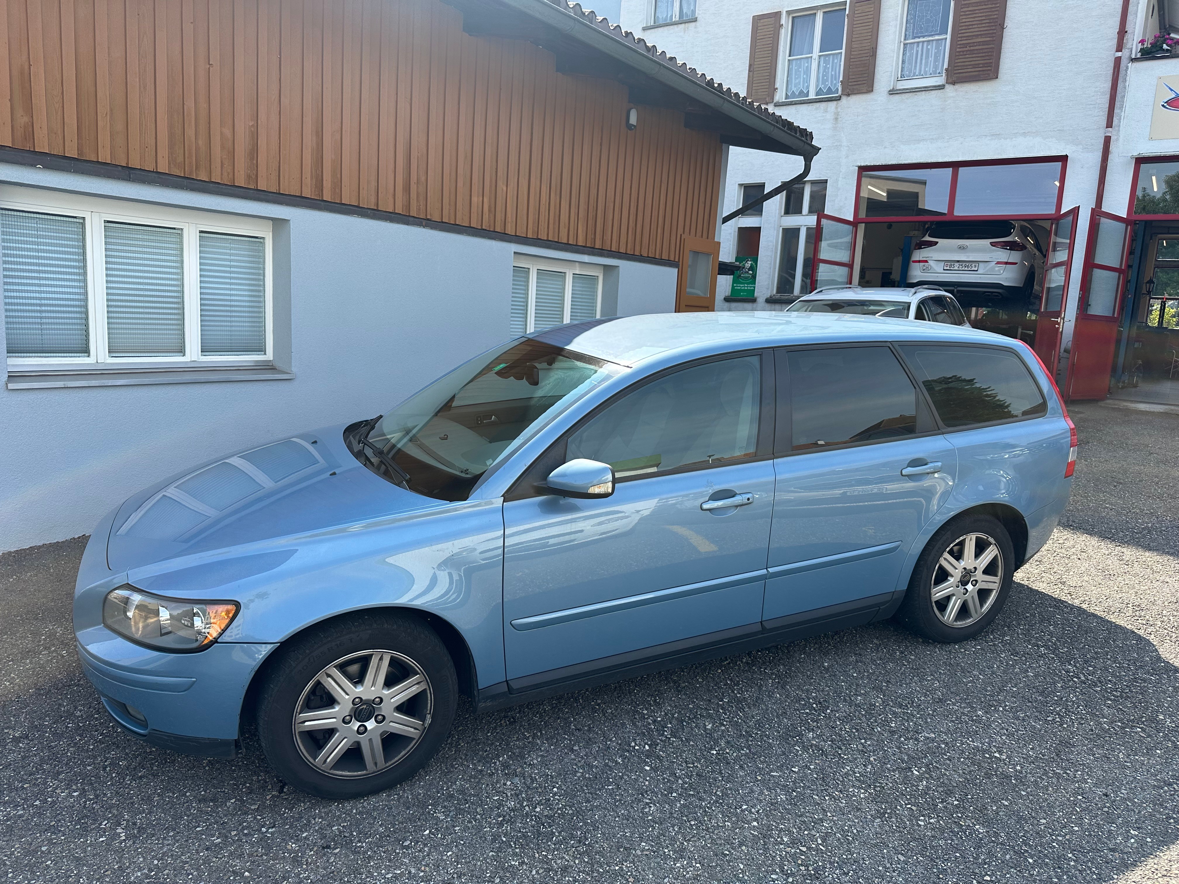 VOLVO V50 2.4I Kinetic Geartronic