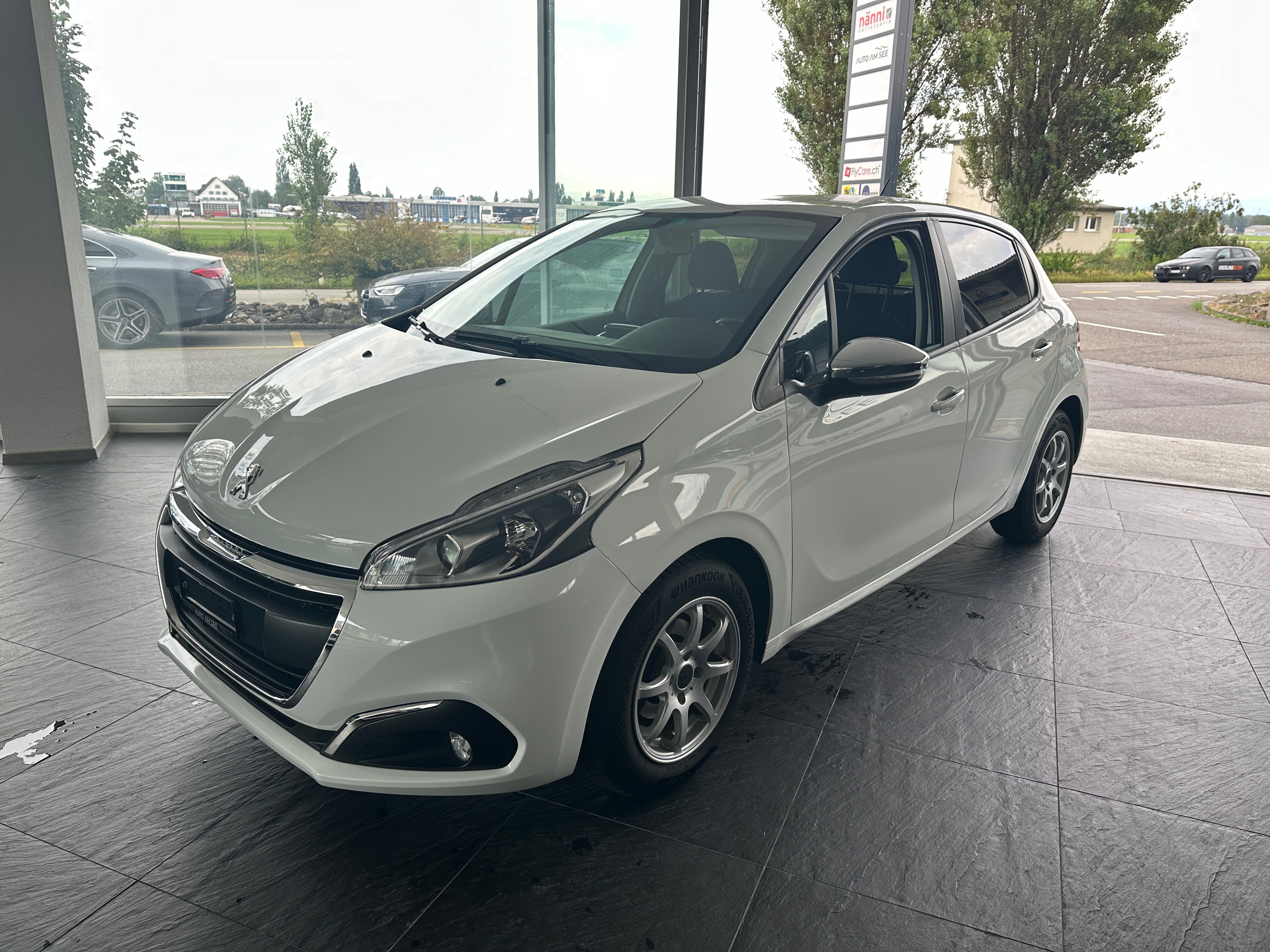 PEUGEOT 208 1.2 PureTech Style