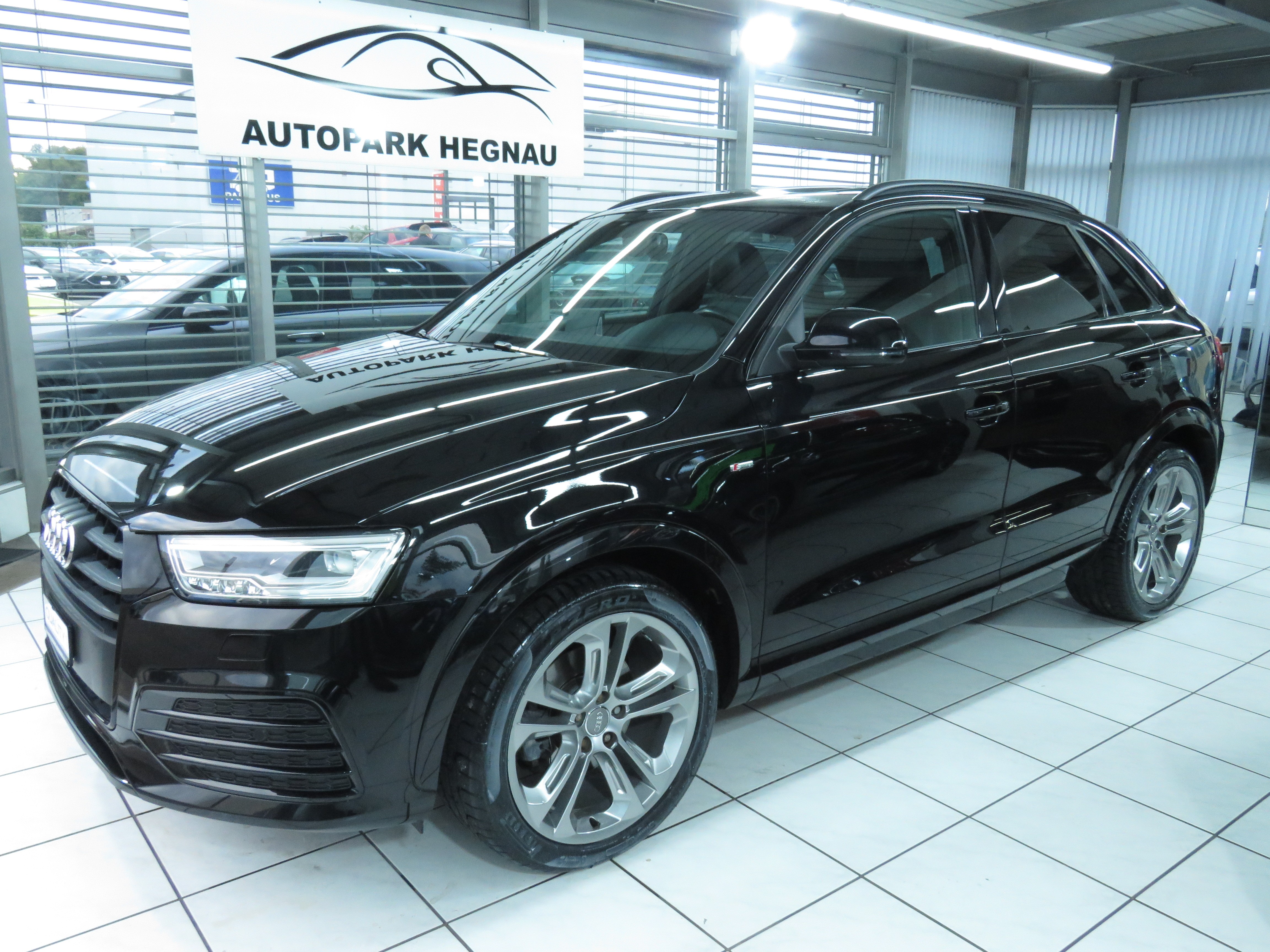 AUDI Q3 2.0 TFSI sport quattro S-tronic (Automat)