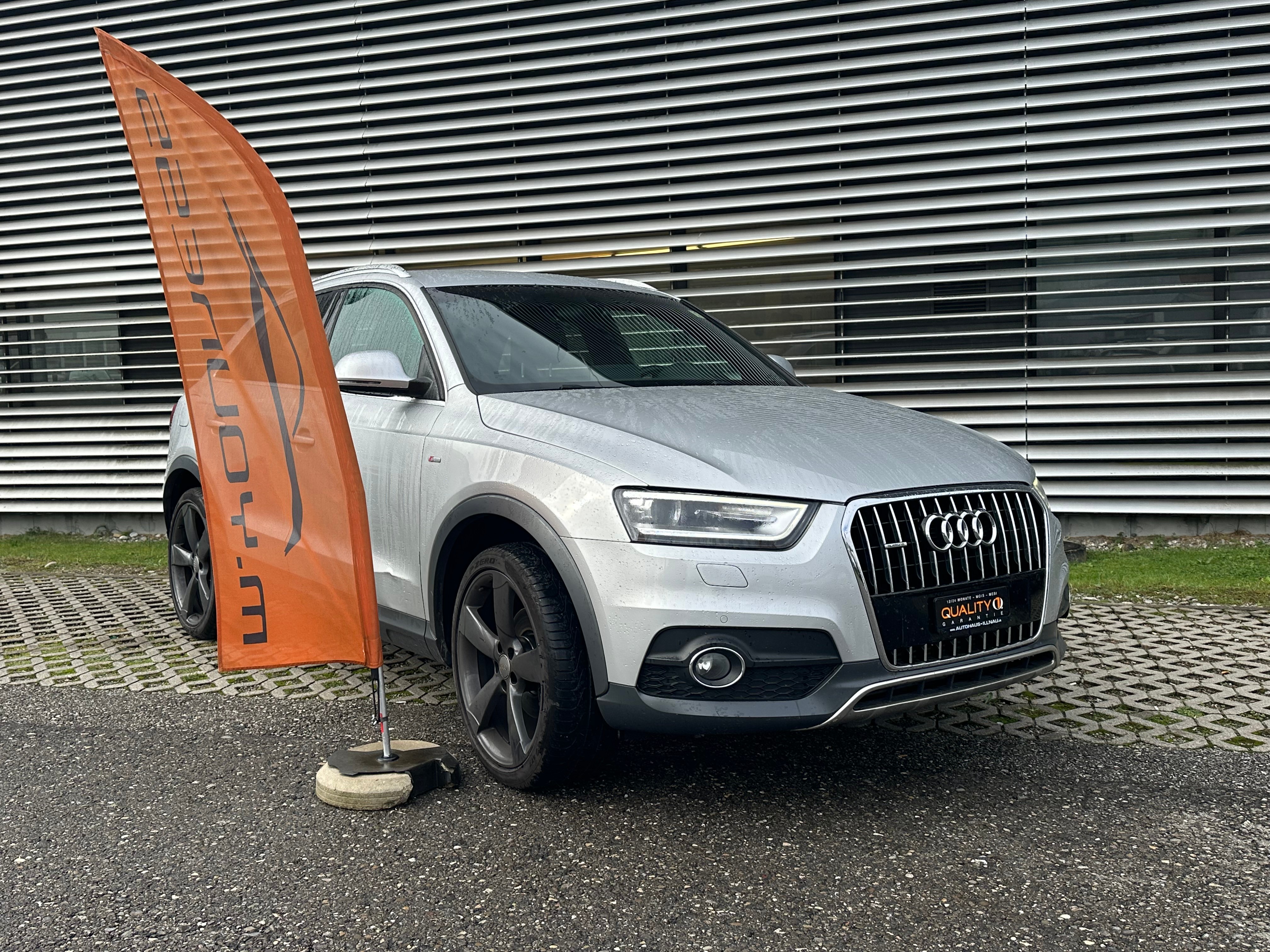 AUDI Q3 2.0 TFSI quattro S-tronic S-LINE