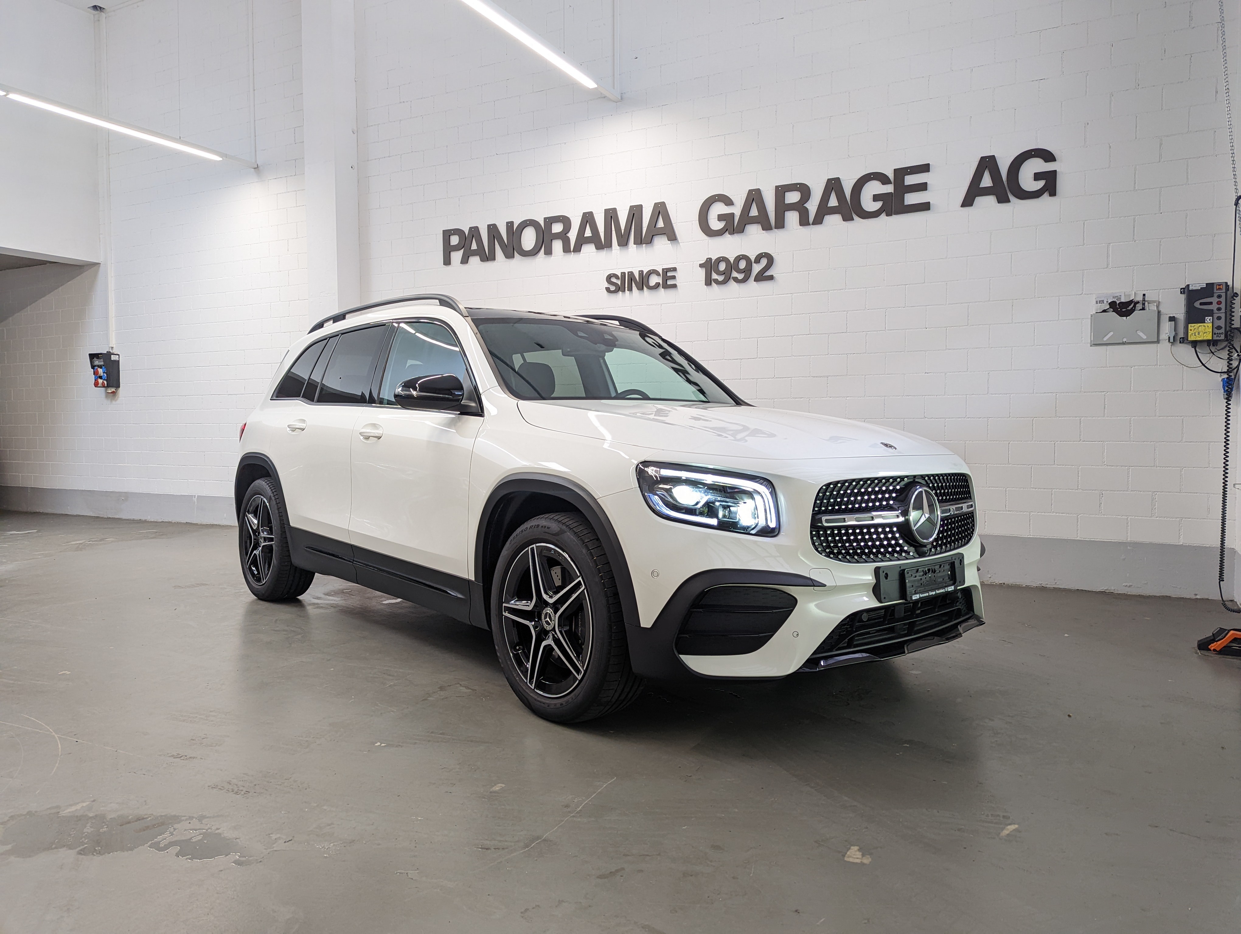 MERCEDES-BENZ GLB 250 4Matic AMG Line 8G-Tronic