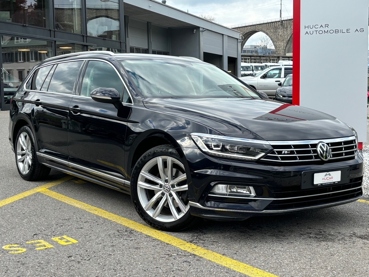 VW Passat Var. 2.0 TDI DSG Highline 4Motion R-Line