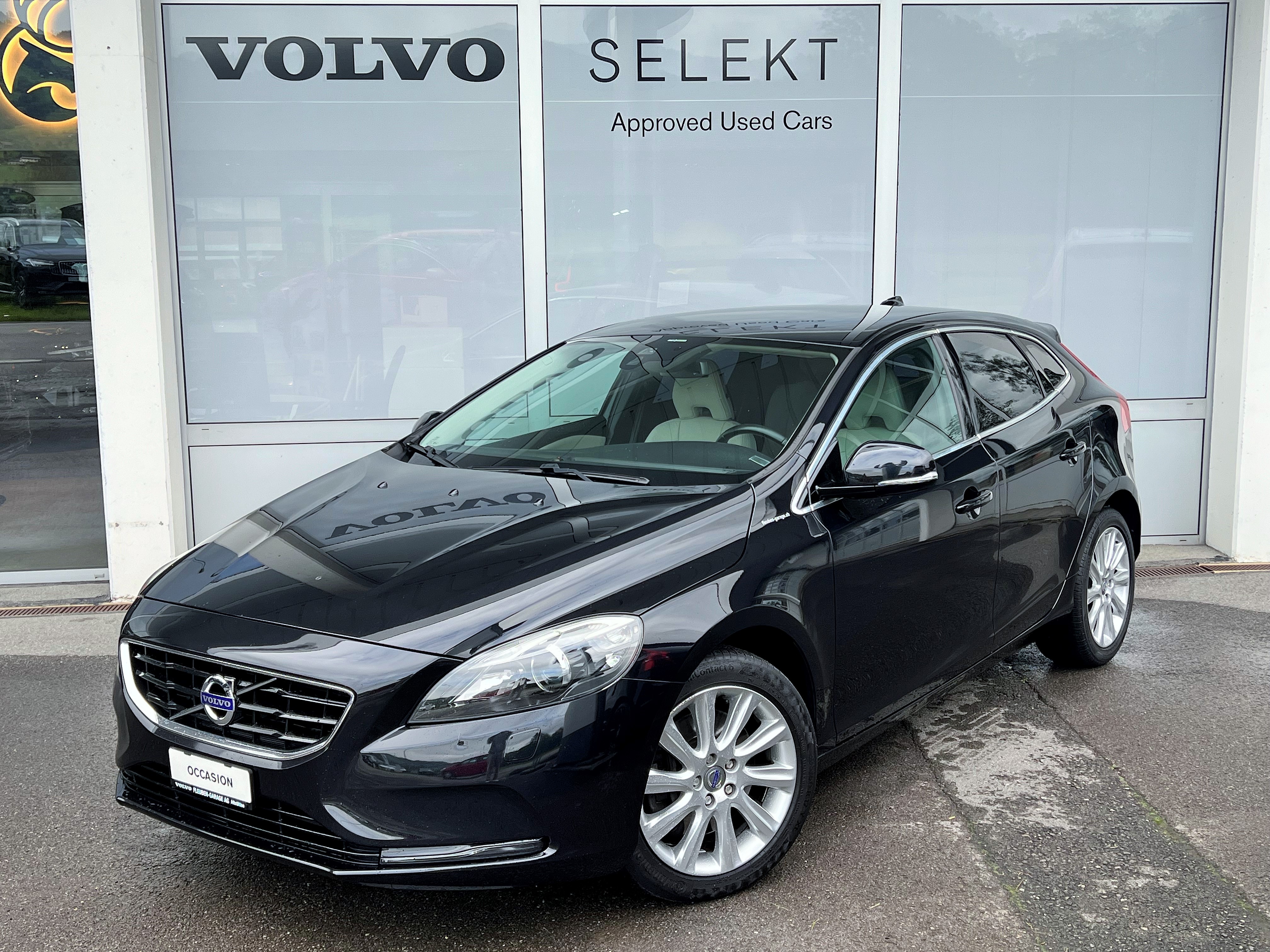 VOLVO V40 D3 Summum