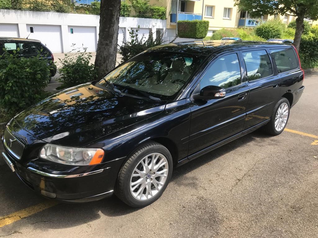 VOLVO V70 2.5T AWD Momentum