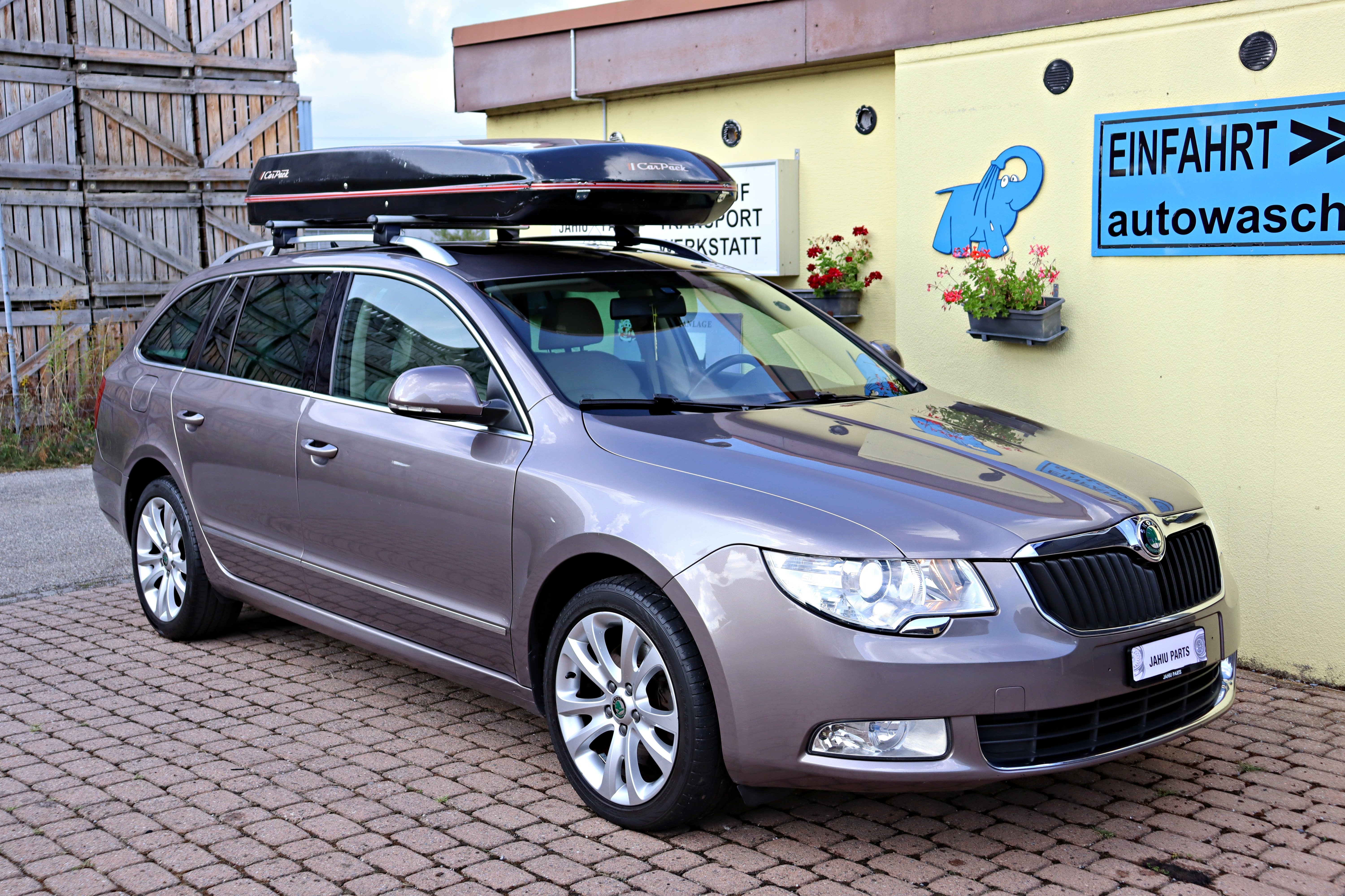 SKODA Superb Combi 2.0 TDi Elegance DSG