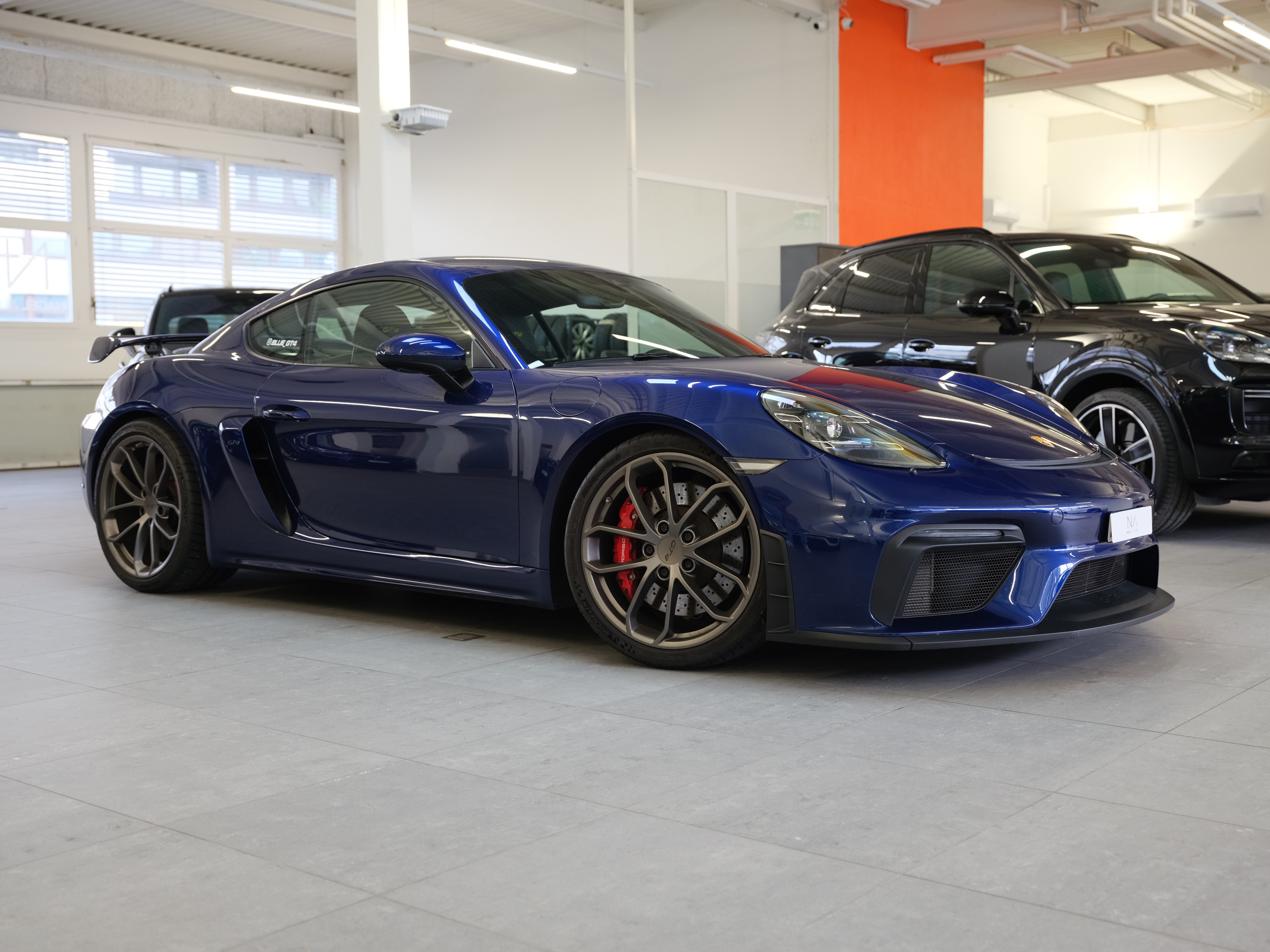 PORSCHE 718 Cayman GT4