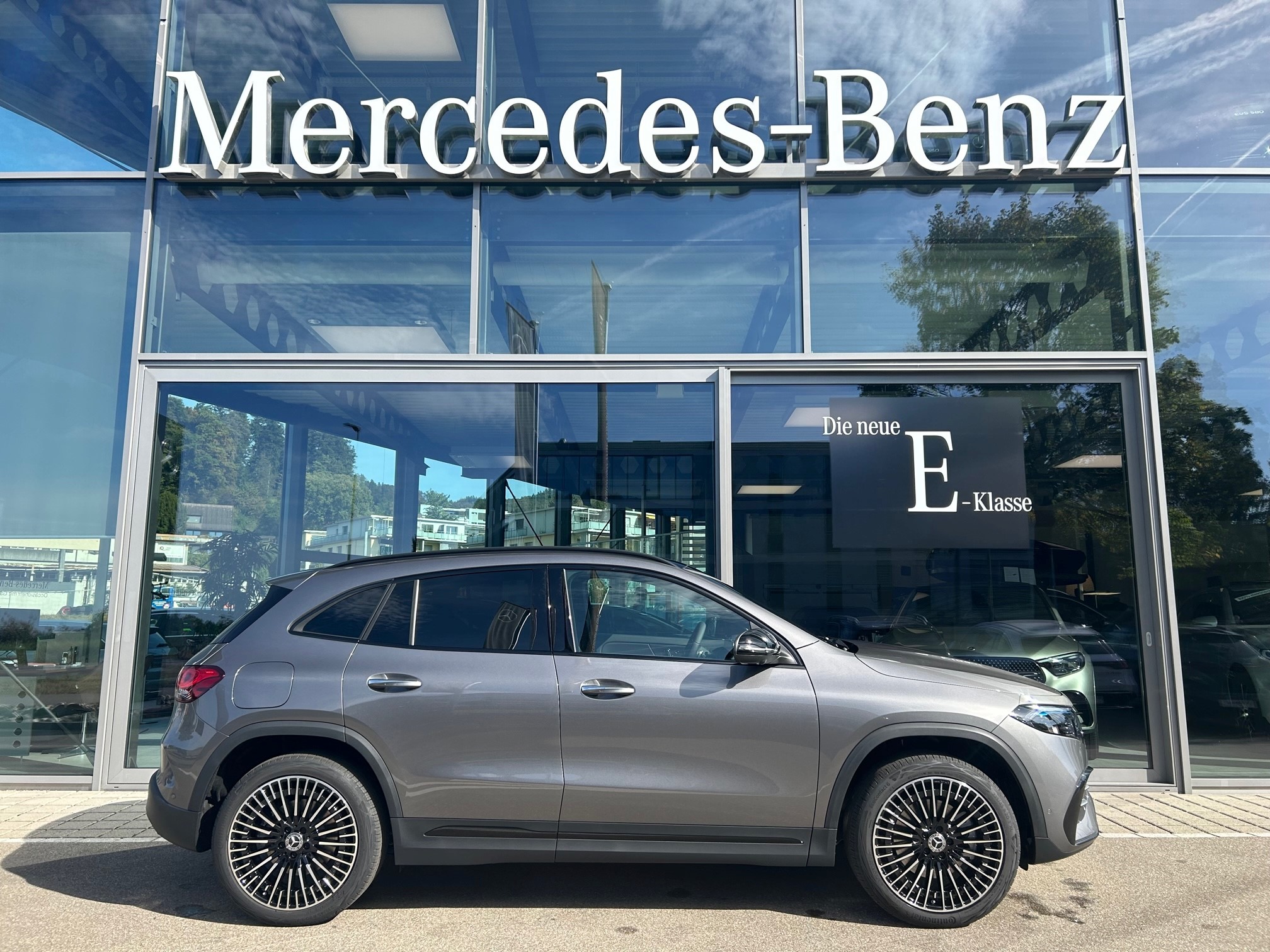 MERCEDES-BENZ EQA 350 AMG Line 4Matic Swiss Star