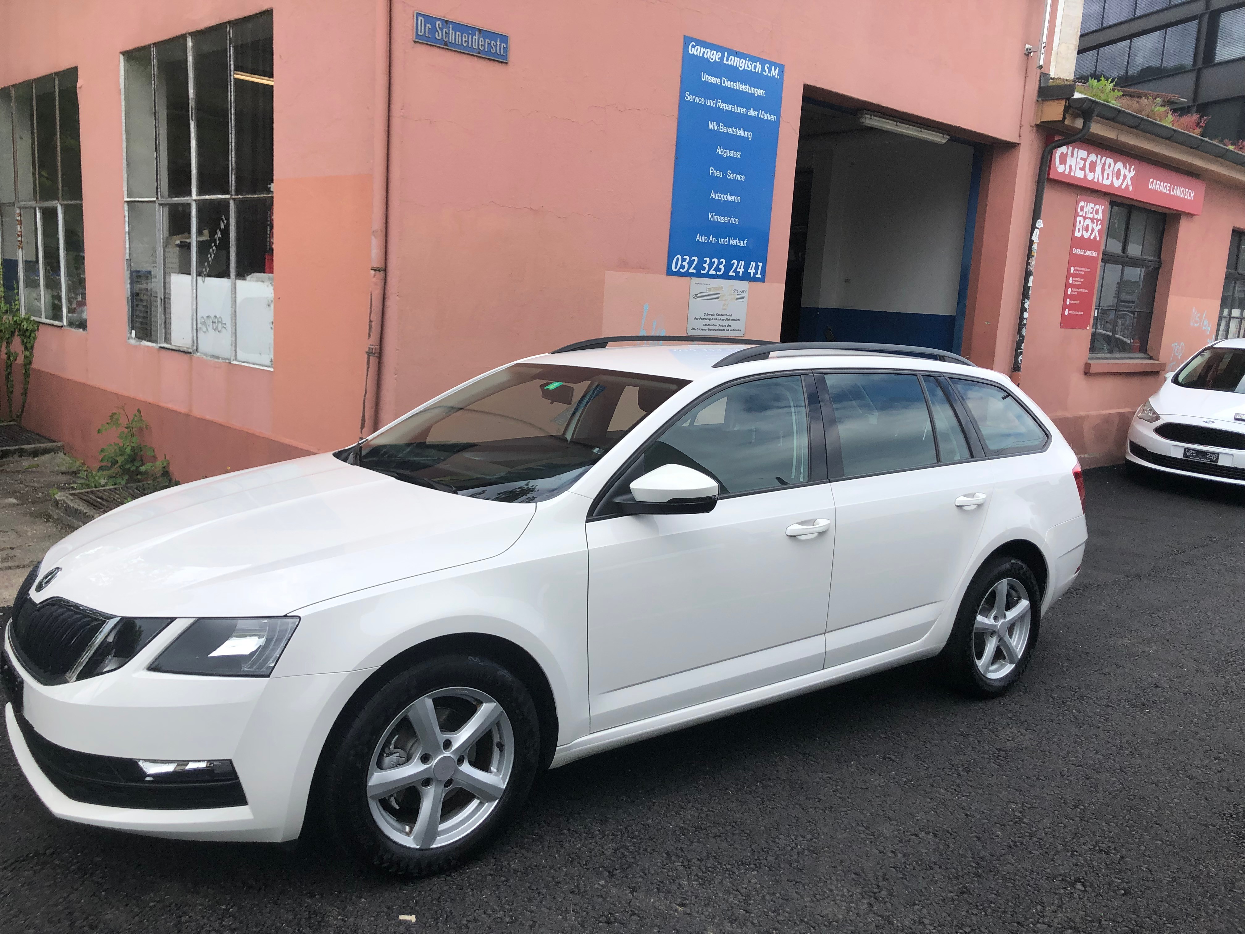 SKODA Octavia Combi 1.6 TDI Ambition DSG