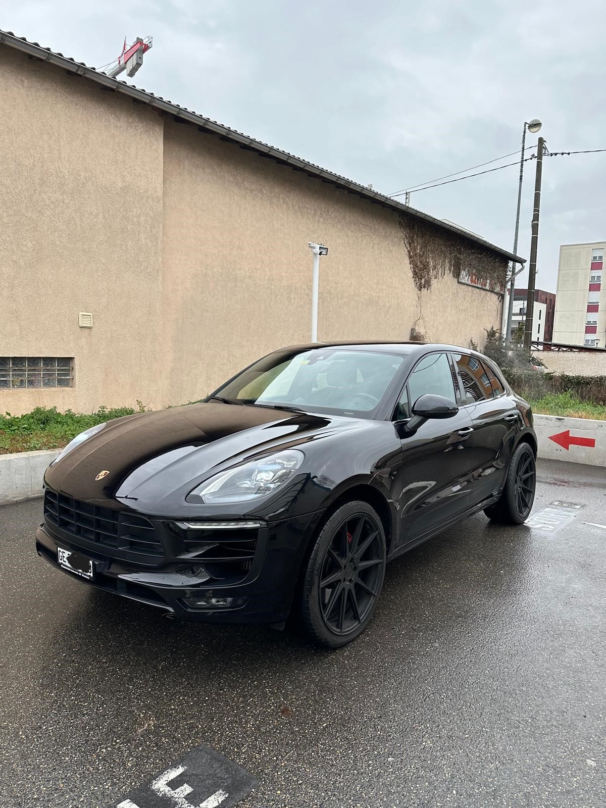 PORSCHE Macan GTS PDK