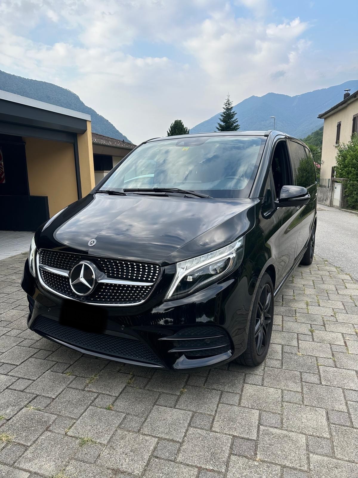 MERCEDES-BENZ V 300 d Avantgarde kompakt 4Matic 9G-Tronic