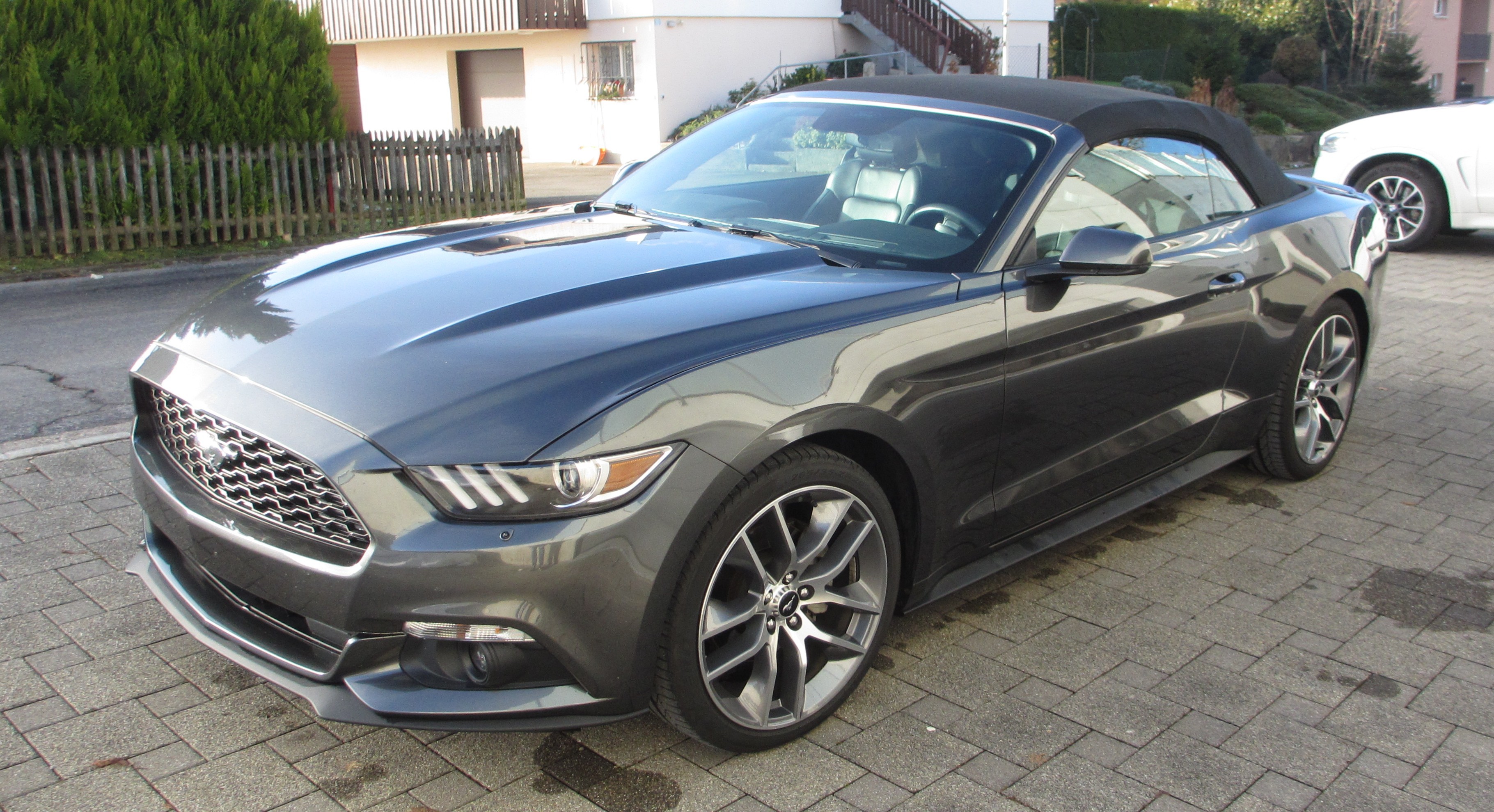 FORD Mustang Convertible 2.3 Automat (Premium Ausstattung)