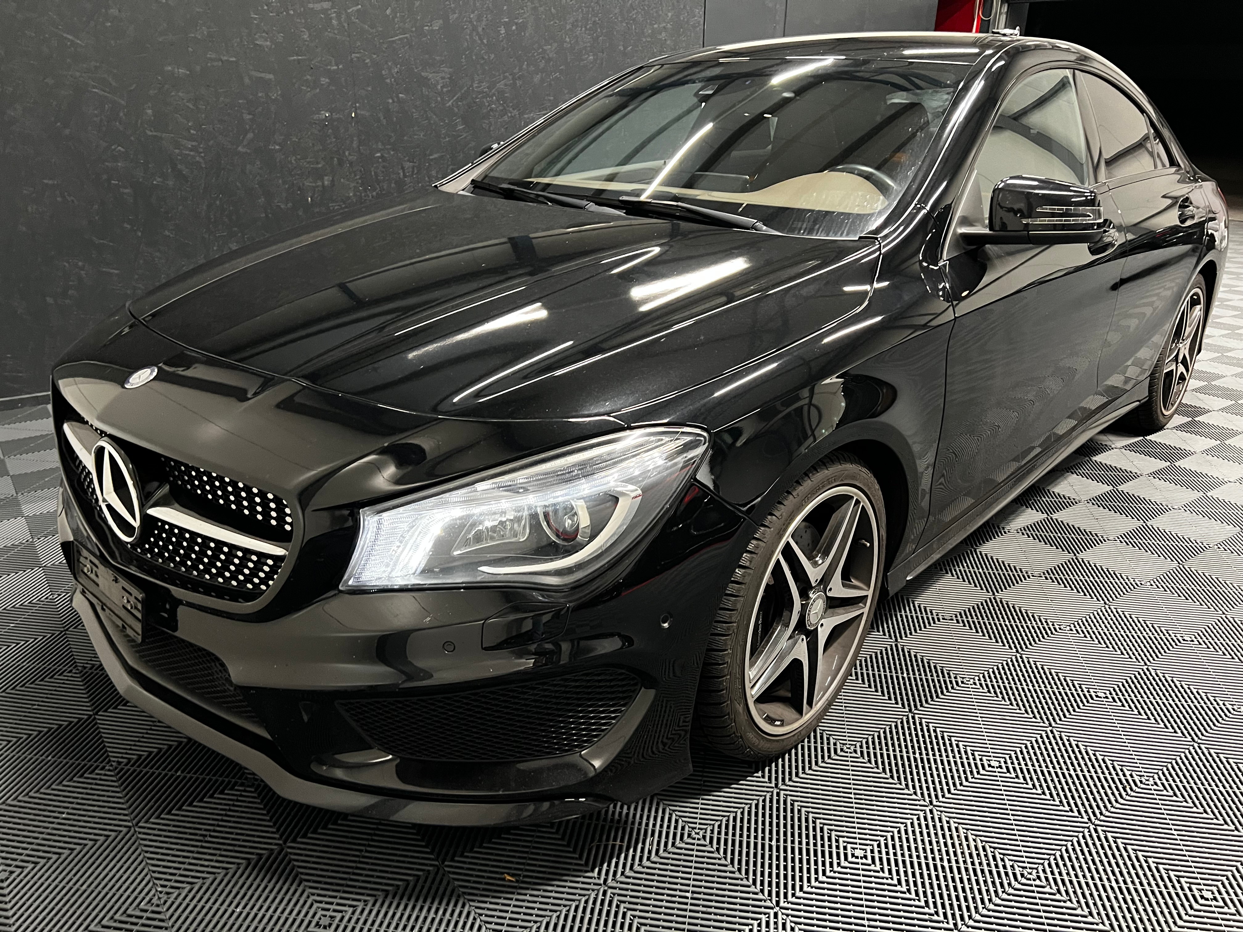 MERCEDES-BENZ CLA 220 CDI AMG Line 7G-DCT