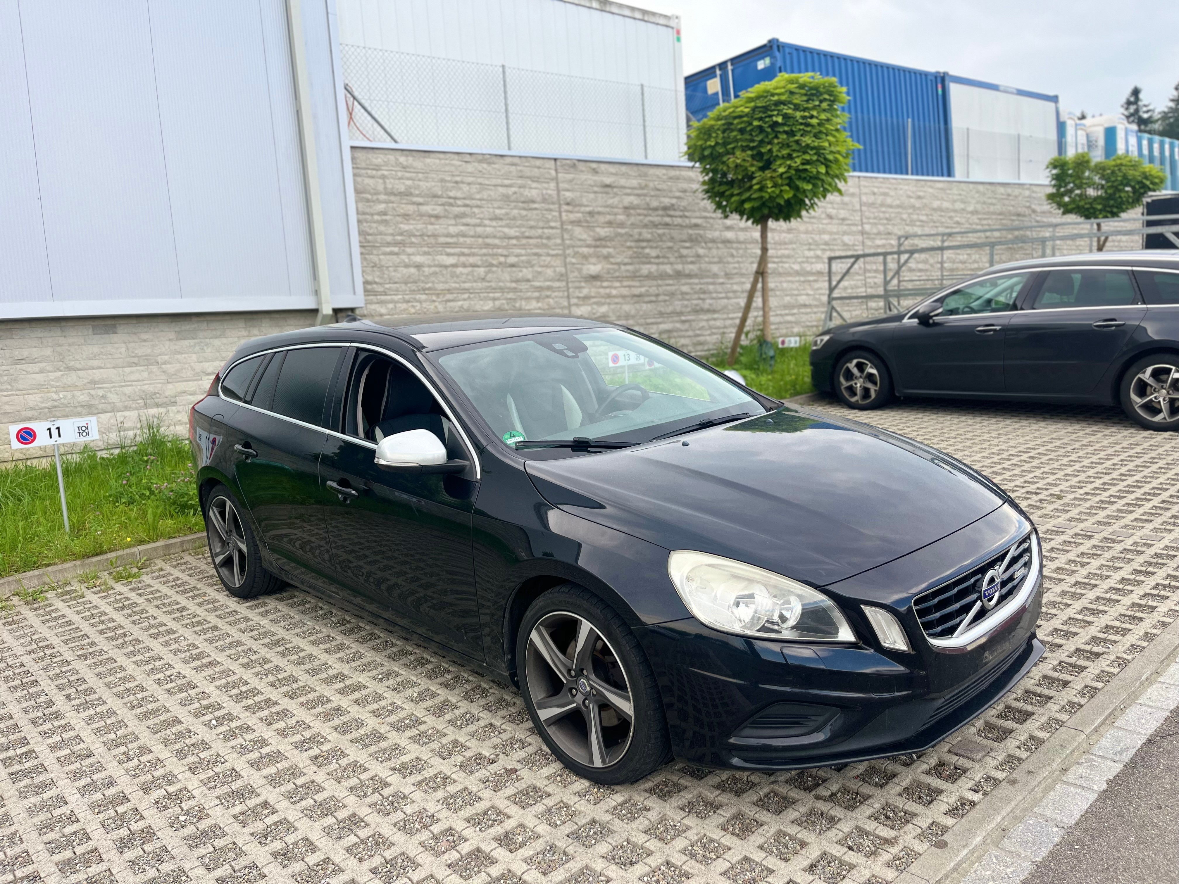 VOLVO V60 T4