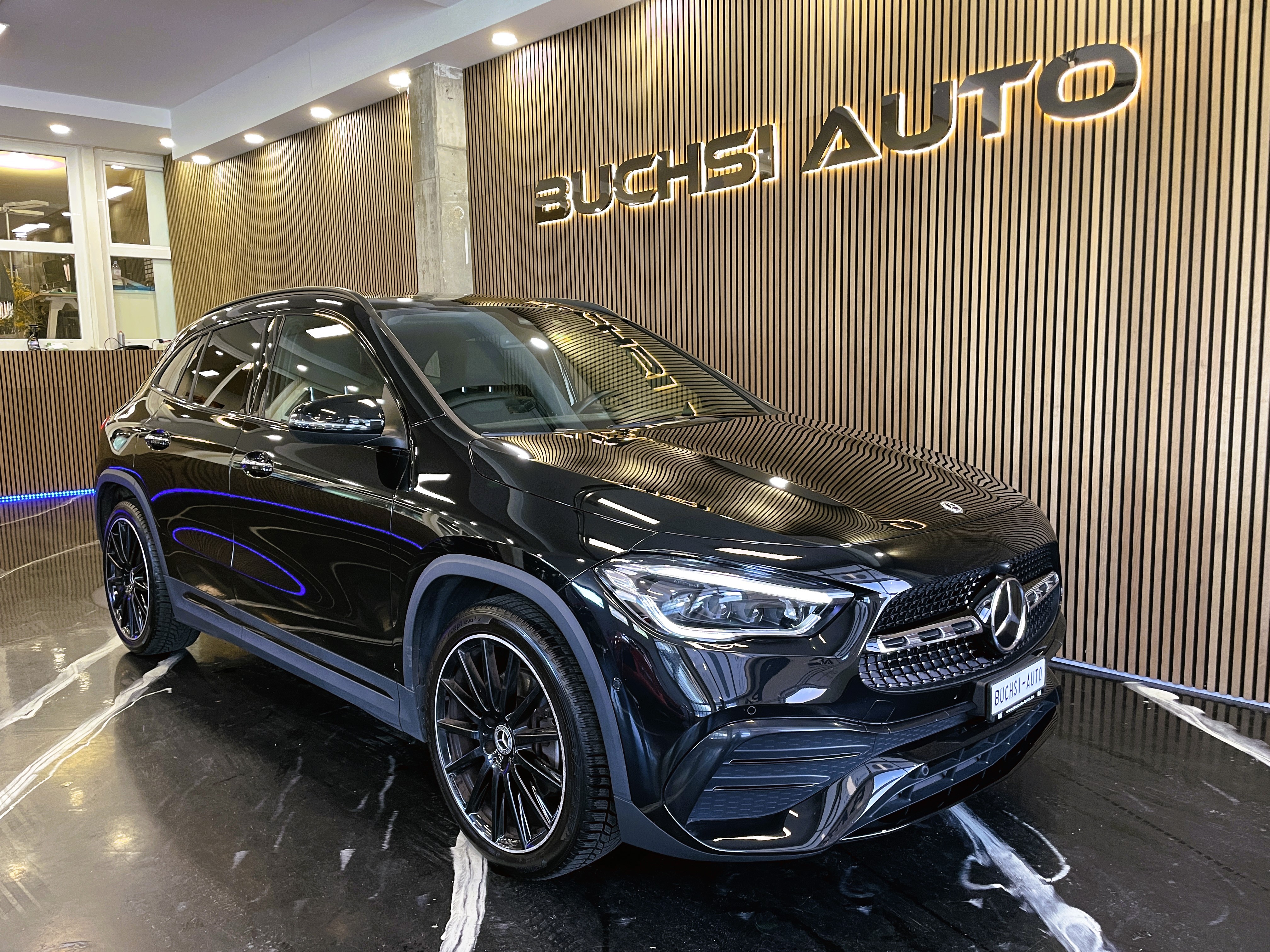 MERCEDES-BENZ GLA 220d 4Matic AMG Line 8G-DCT