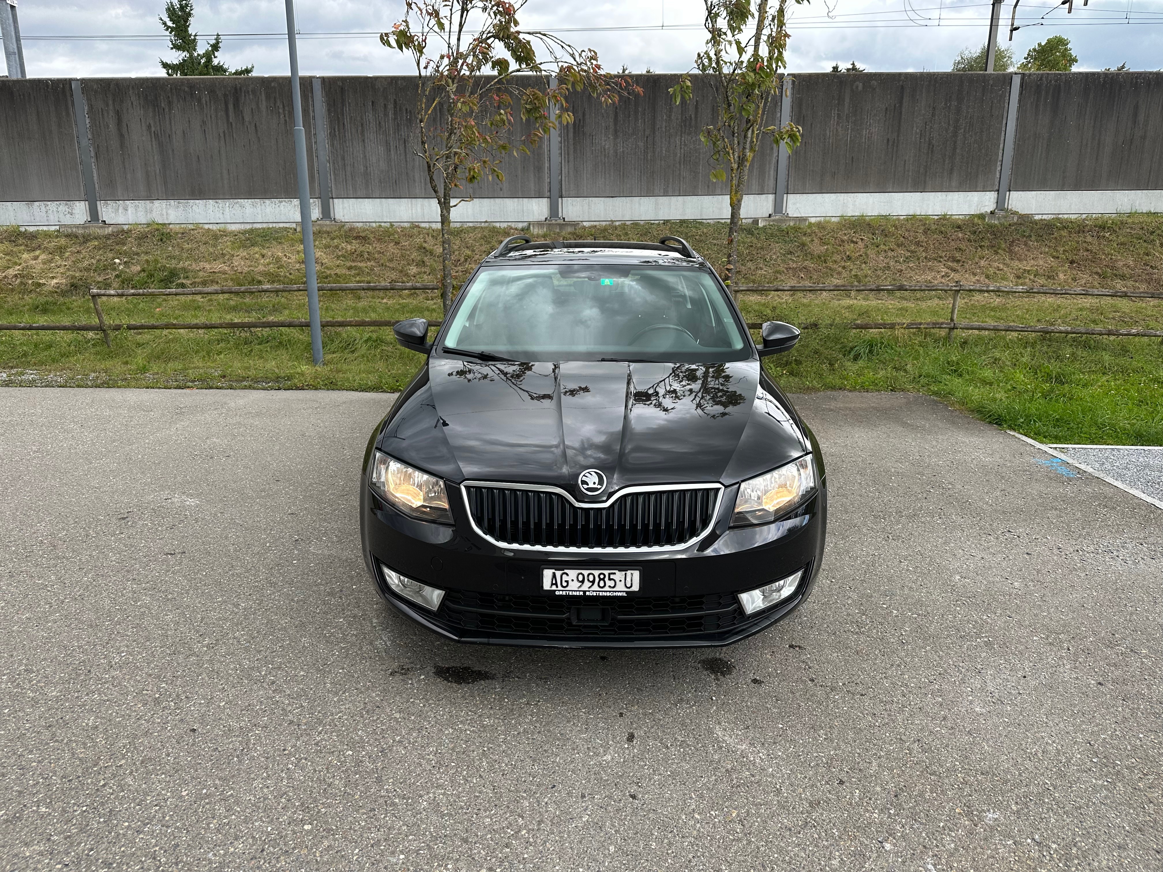 SKODA Octavia Combi 2.0 TDI Ambition DSG