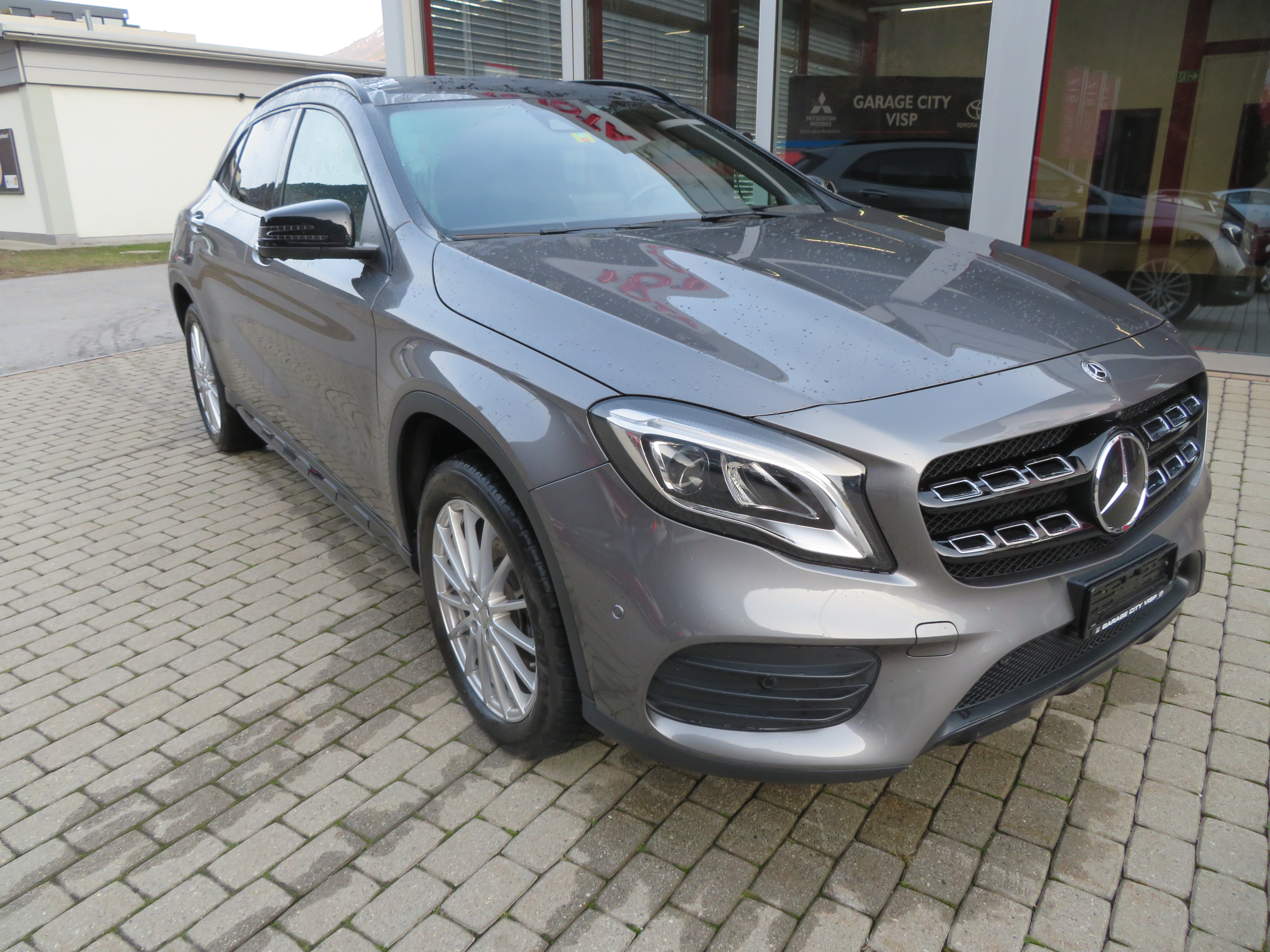 MERCEDES-BENZ GLA 250 AMG Line 4Matic 7G-DCT