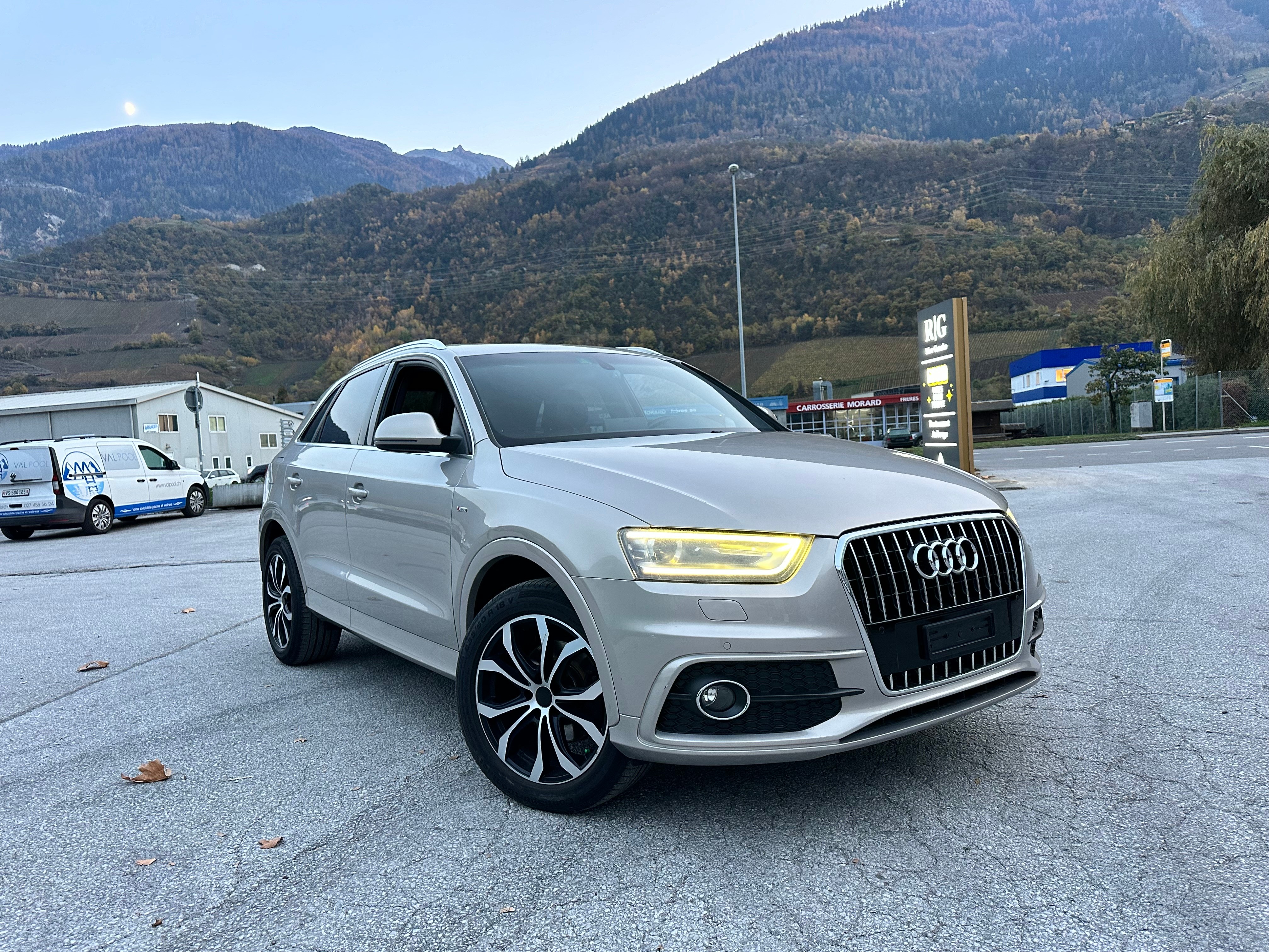 AUDI Q3 2.0 TFSI quattro S-tronic