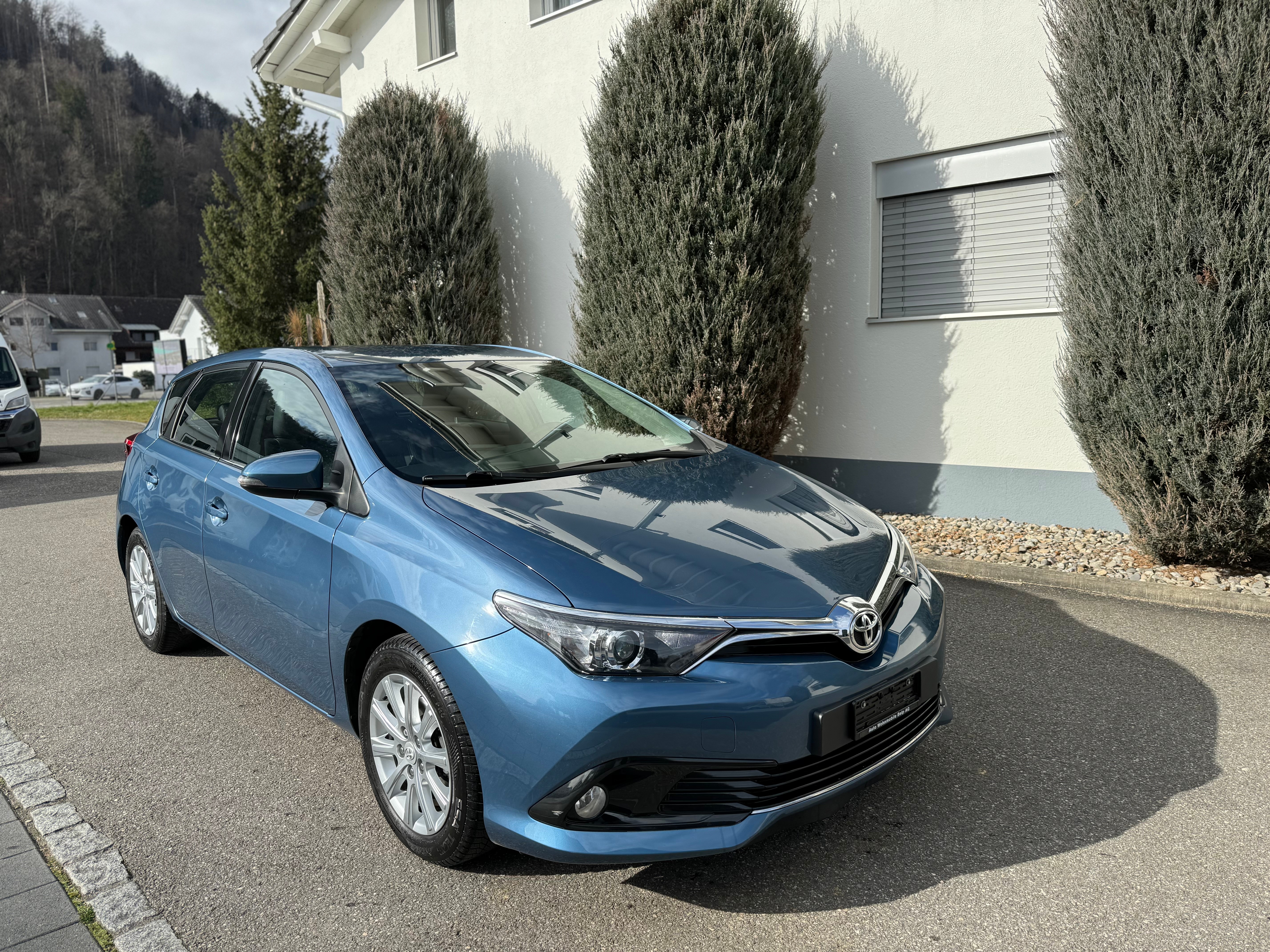 TOYOTA Auris 1.2 Turbo Swiss Trend