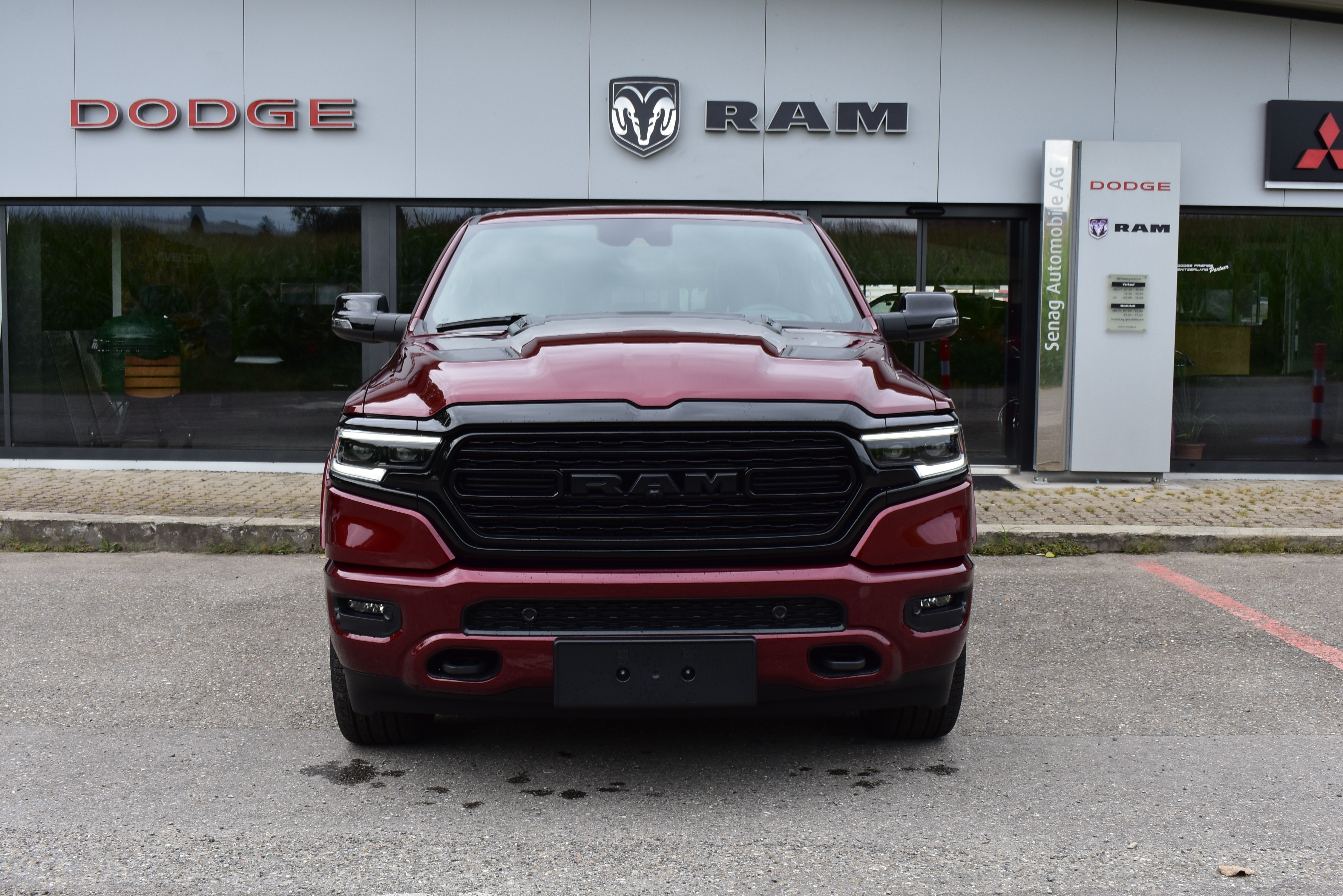 DODGE RAM 1500 Limited Night Edition