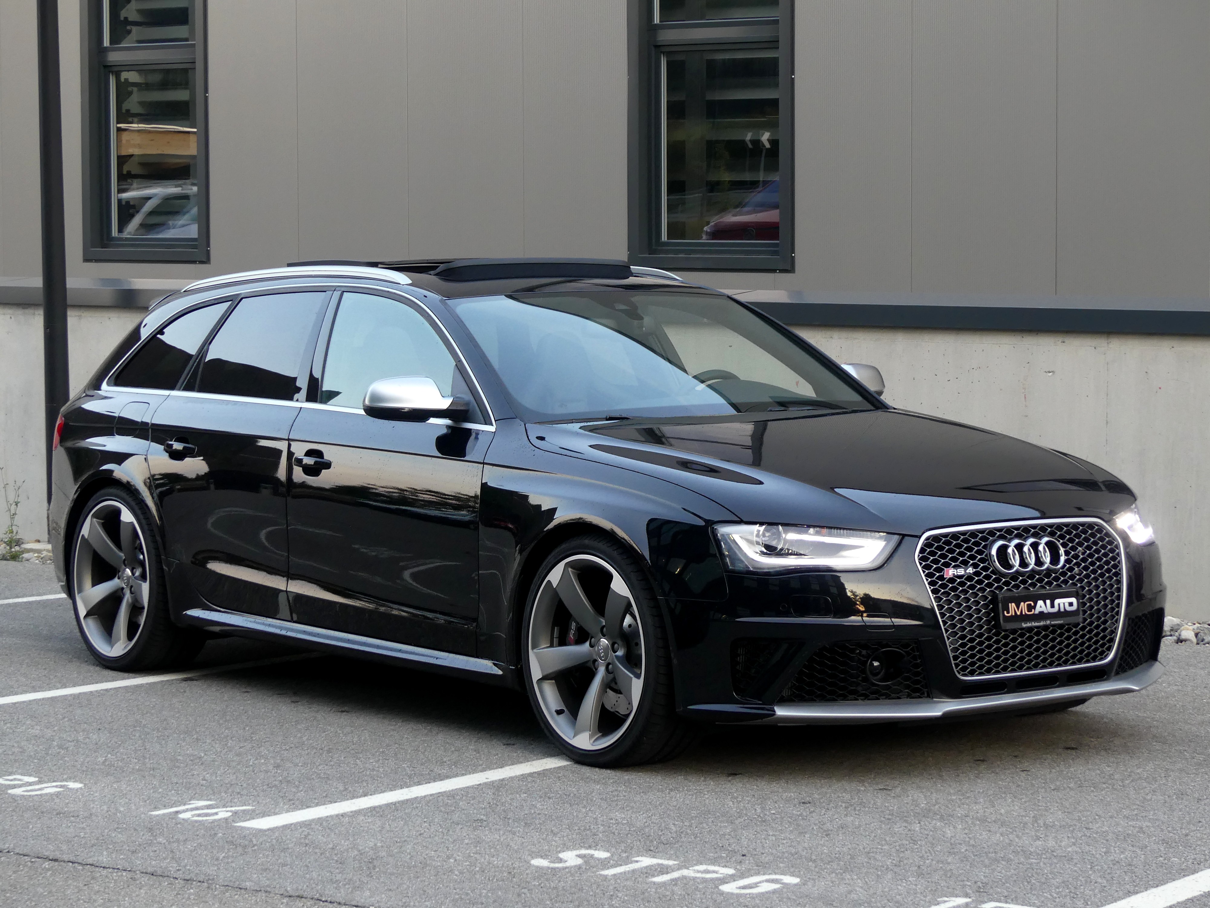 AUDI RS4 Avant 4.2 FSI quattro