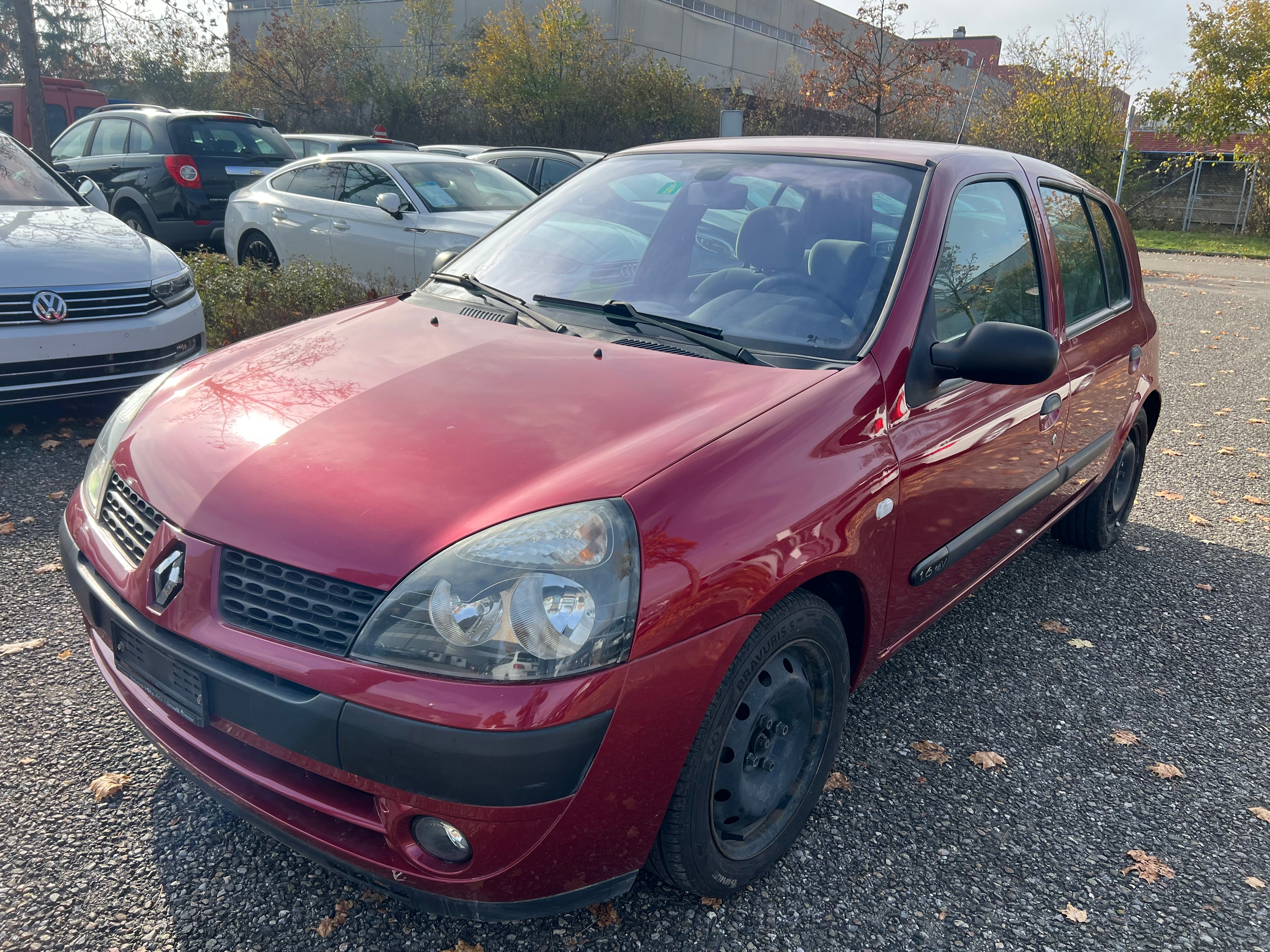 RENAULT Clio 1.6 16V Privilège