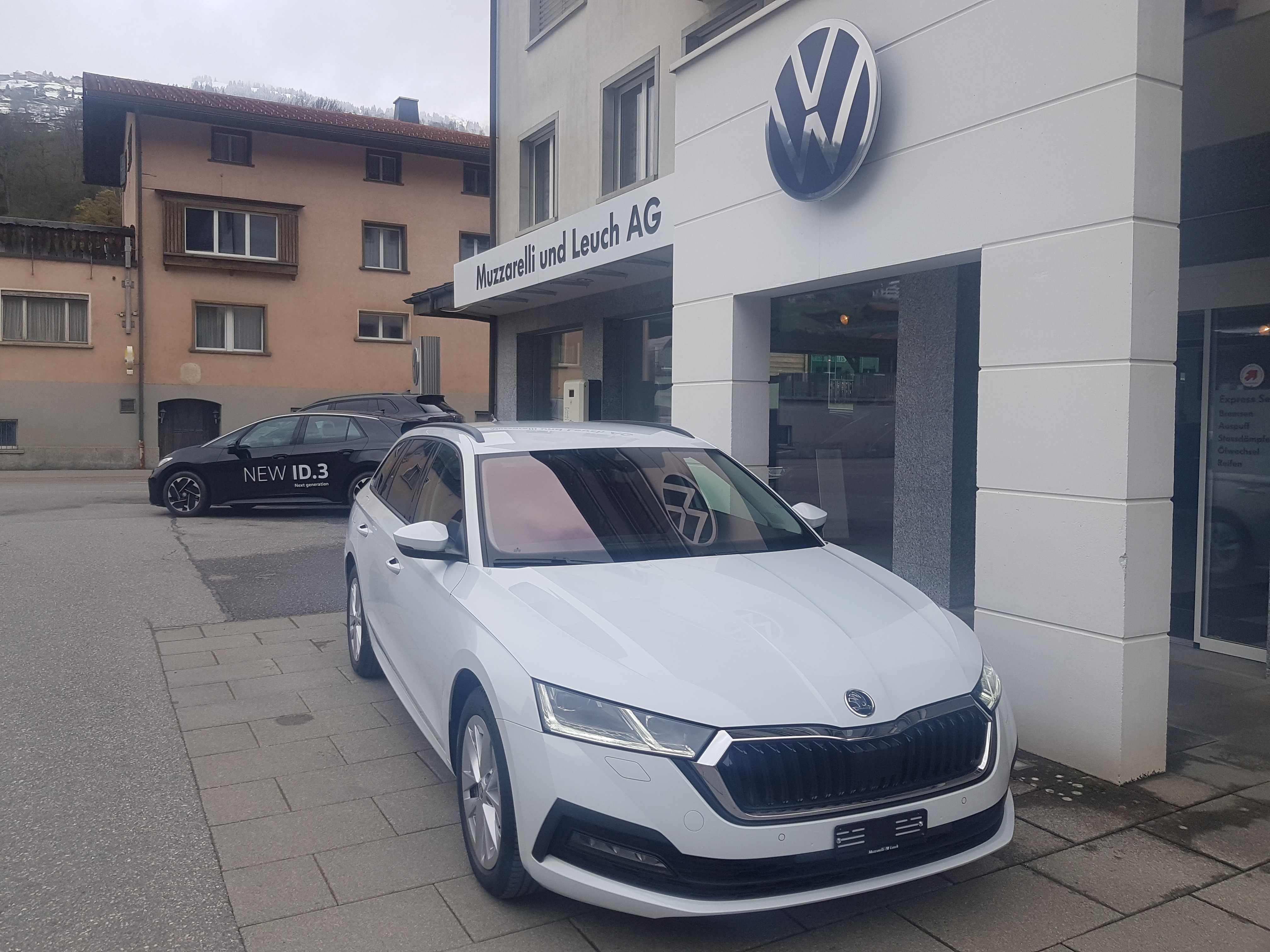 SKODA Octavia Combi Ambition 2.0 TSI 4x4 DSG