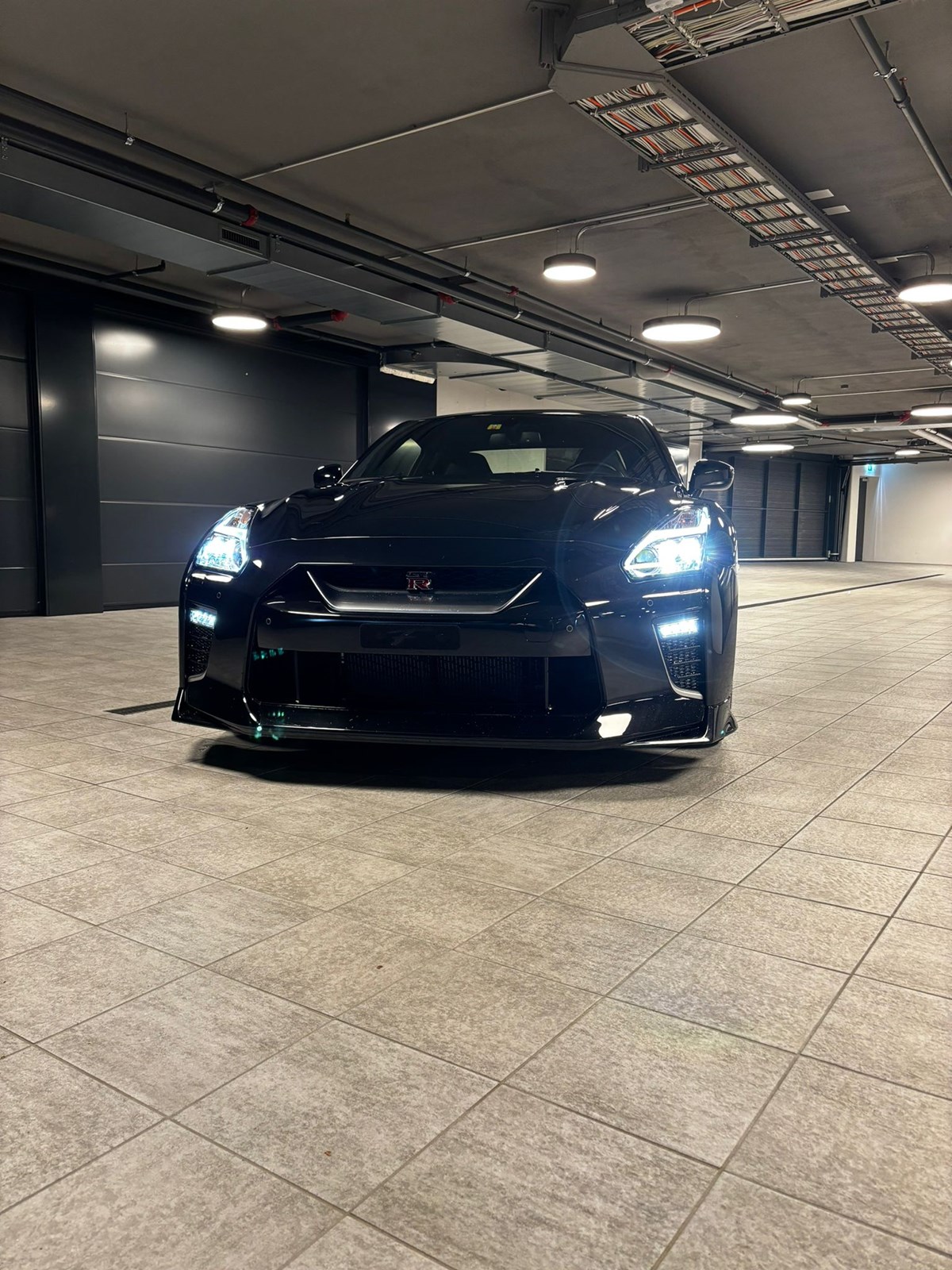 NISSAN GT-R