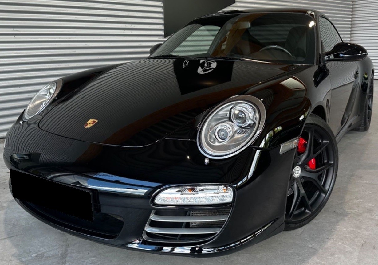 PORSCHE 911 Carrera 4S