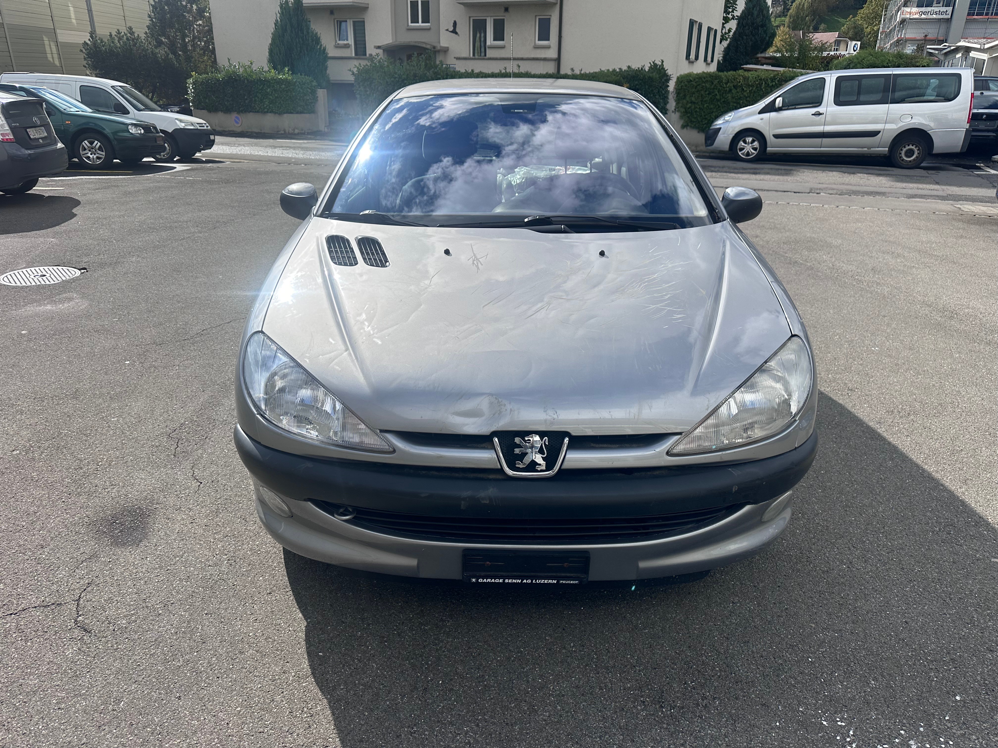 PEUGEOT 206