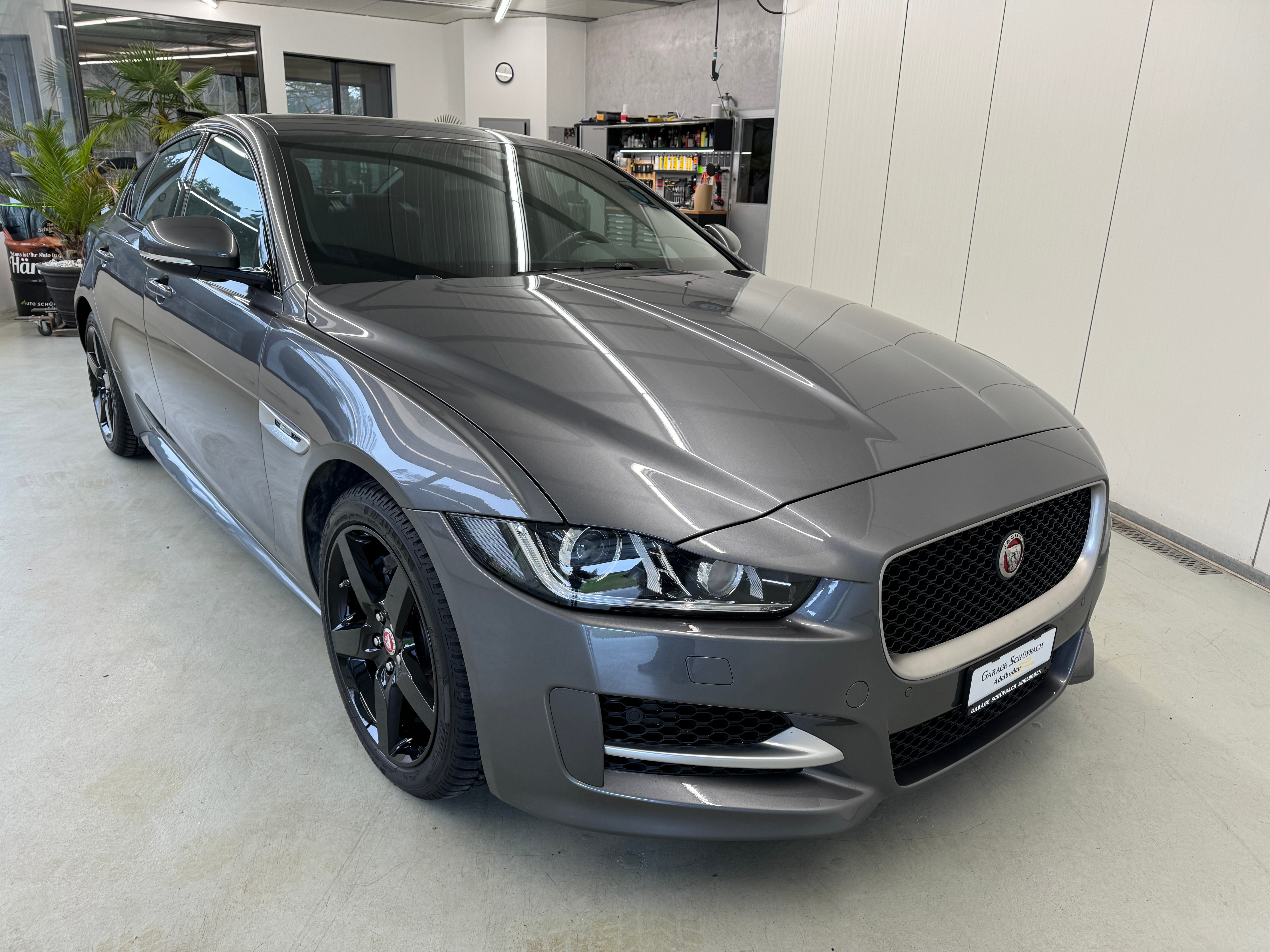 JAGUAR XE 20d R-Sport Automat