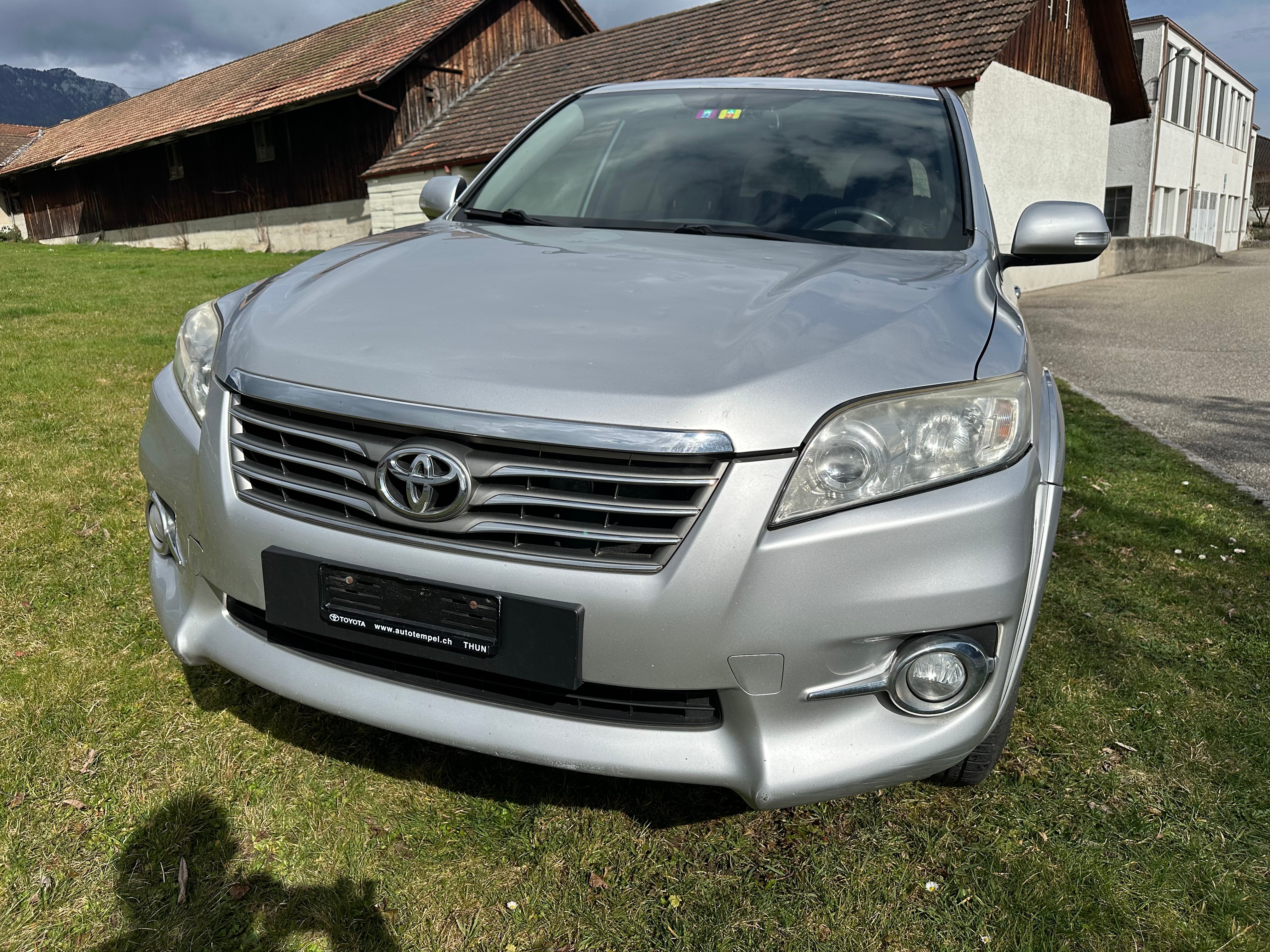 TOYOTA RAV-4 2.2D-CAT Linea Luna AT