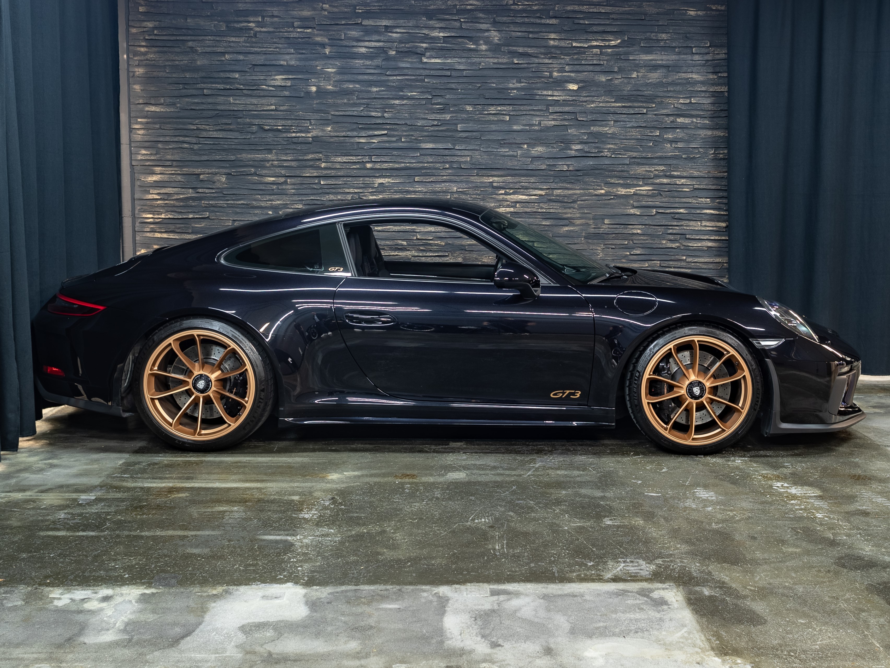 PORSCHE 911 GT3 Touring