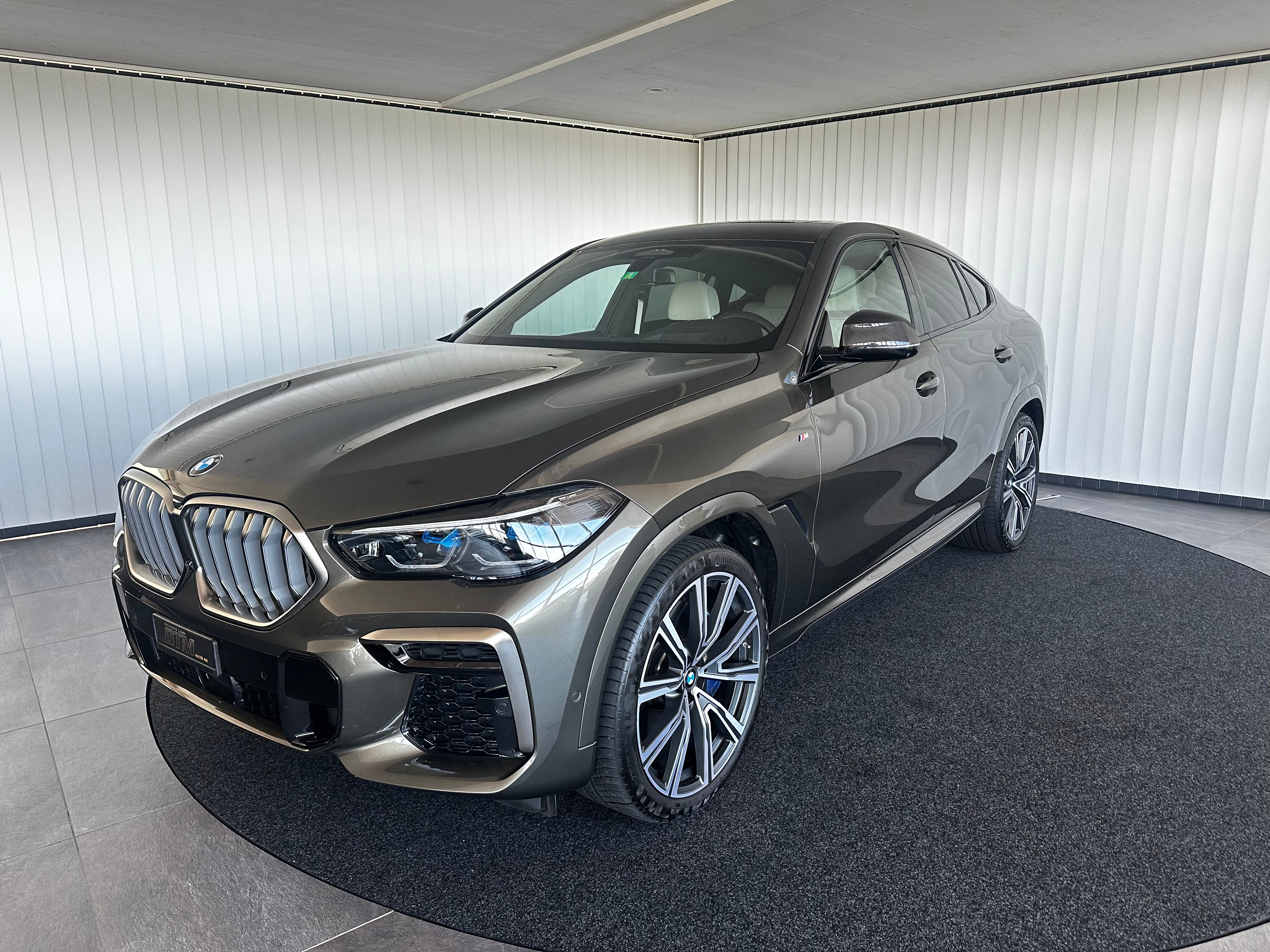 BMW X6 M50i