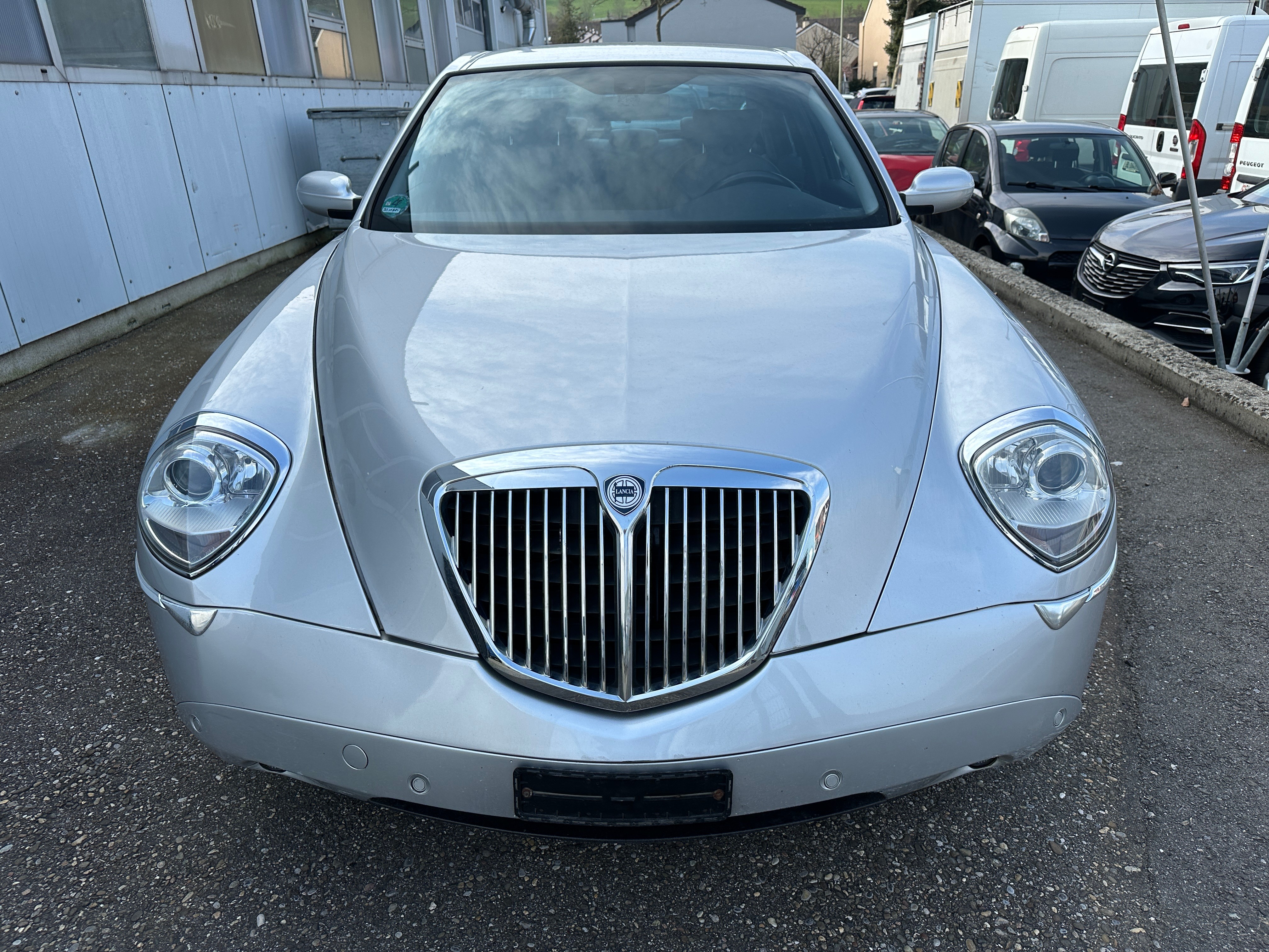 LANCIA Thesis 3.0 V6 Emblema