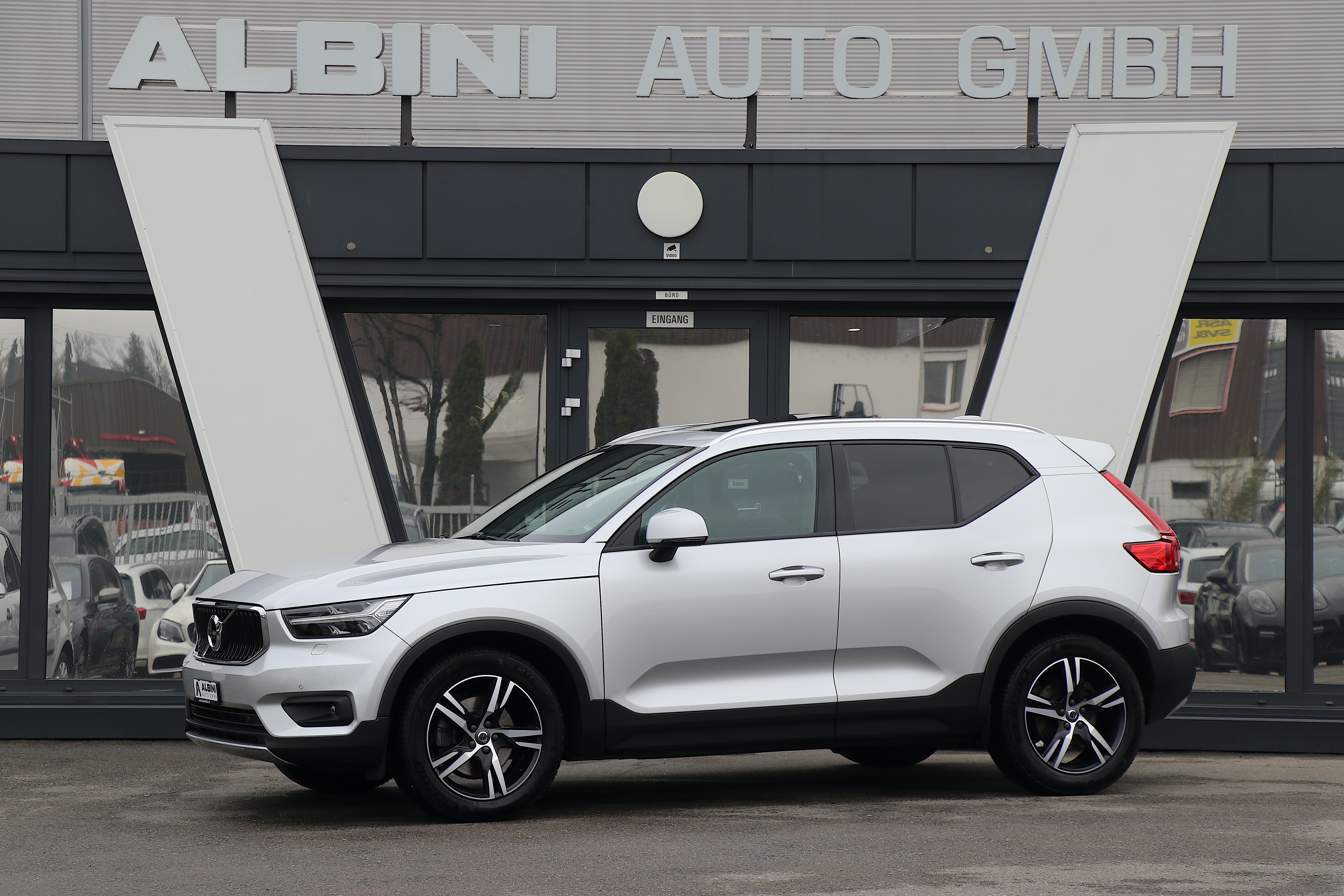 VOLVO XC40 T5 AWD Momentum