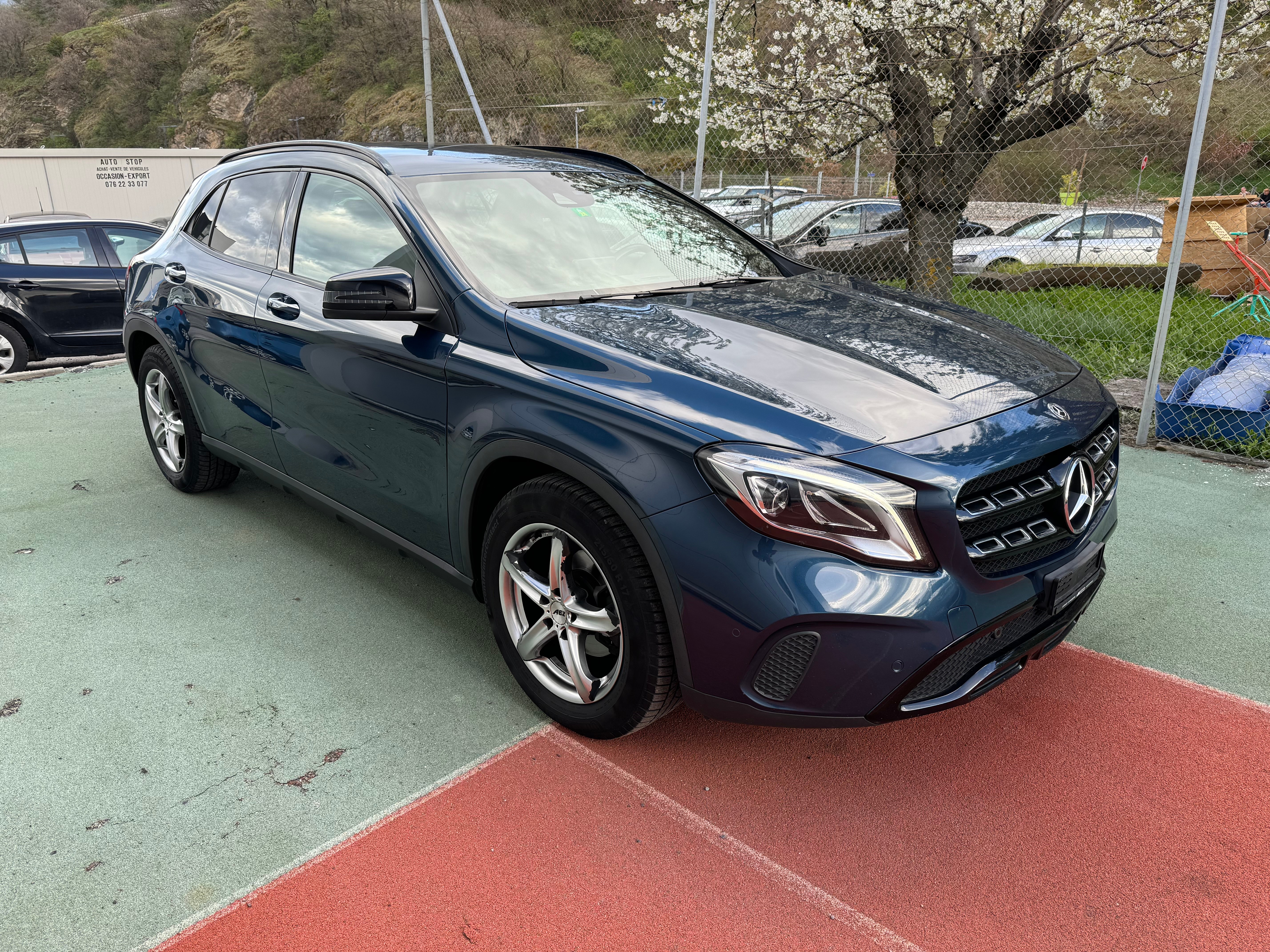 MERCEDES-BENZ GLA 200 7G-DCT