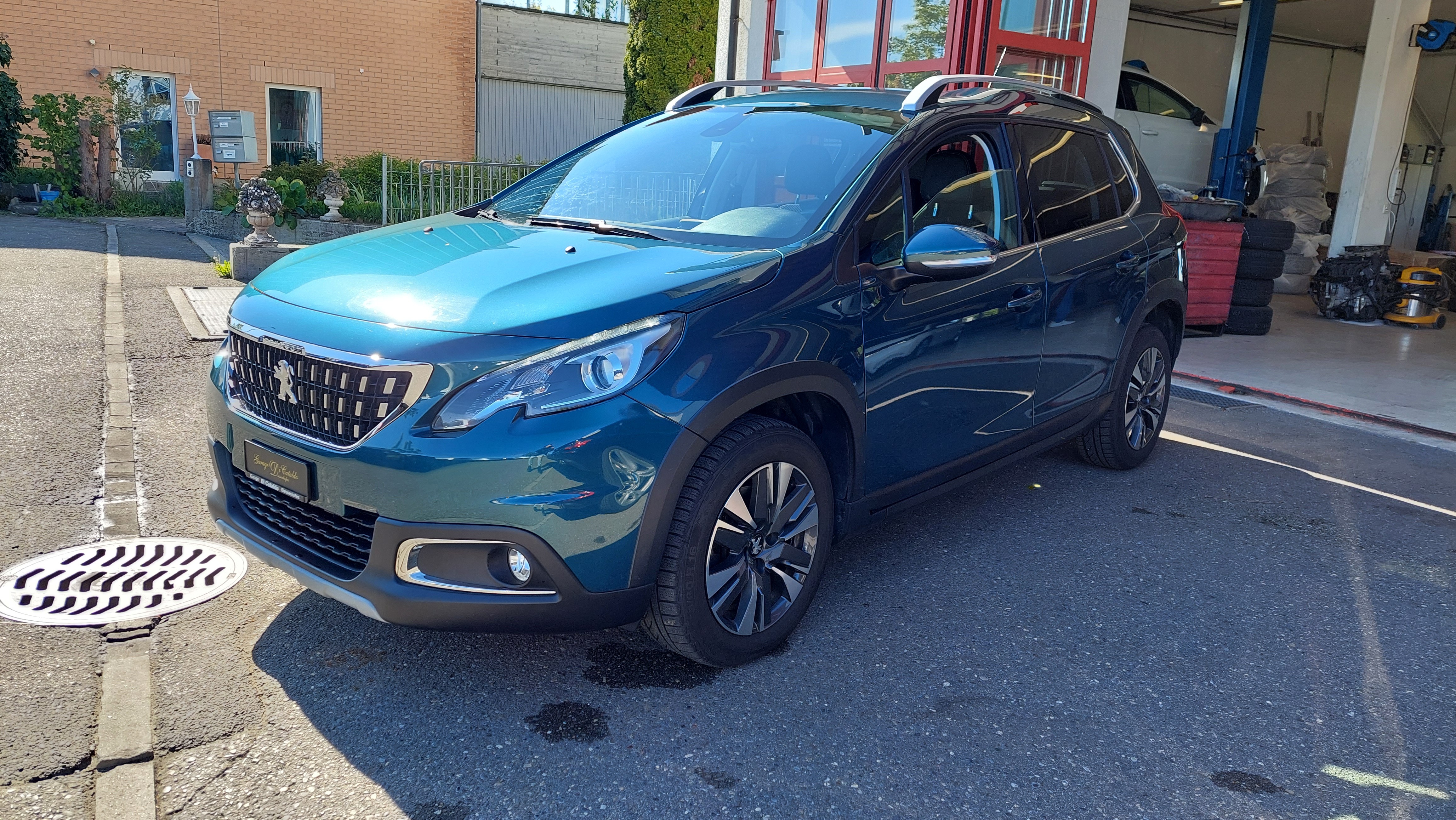 PEUGEOT 2008 1.2 PureTech Allurre EAT6