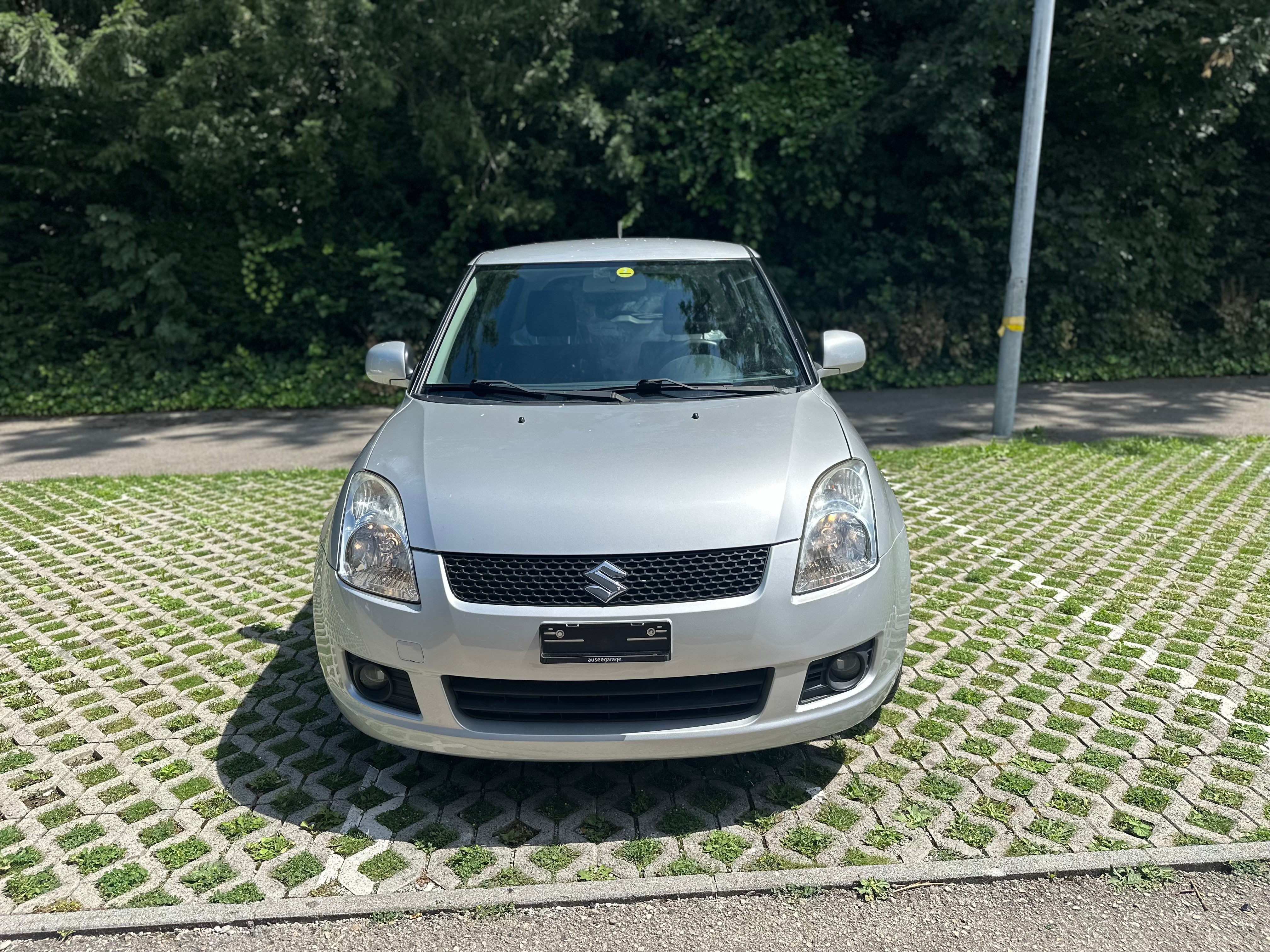 SUZUKI Swift 1.3i 16V GL Top Piz Sulai LE 4x4